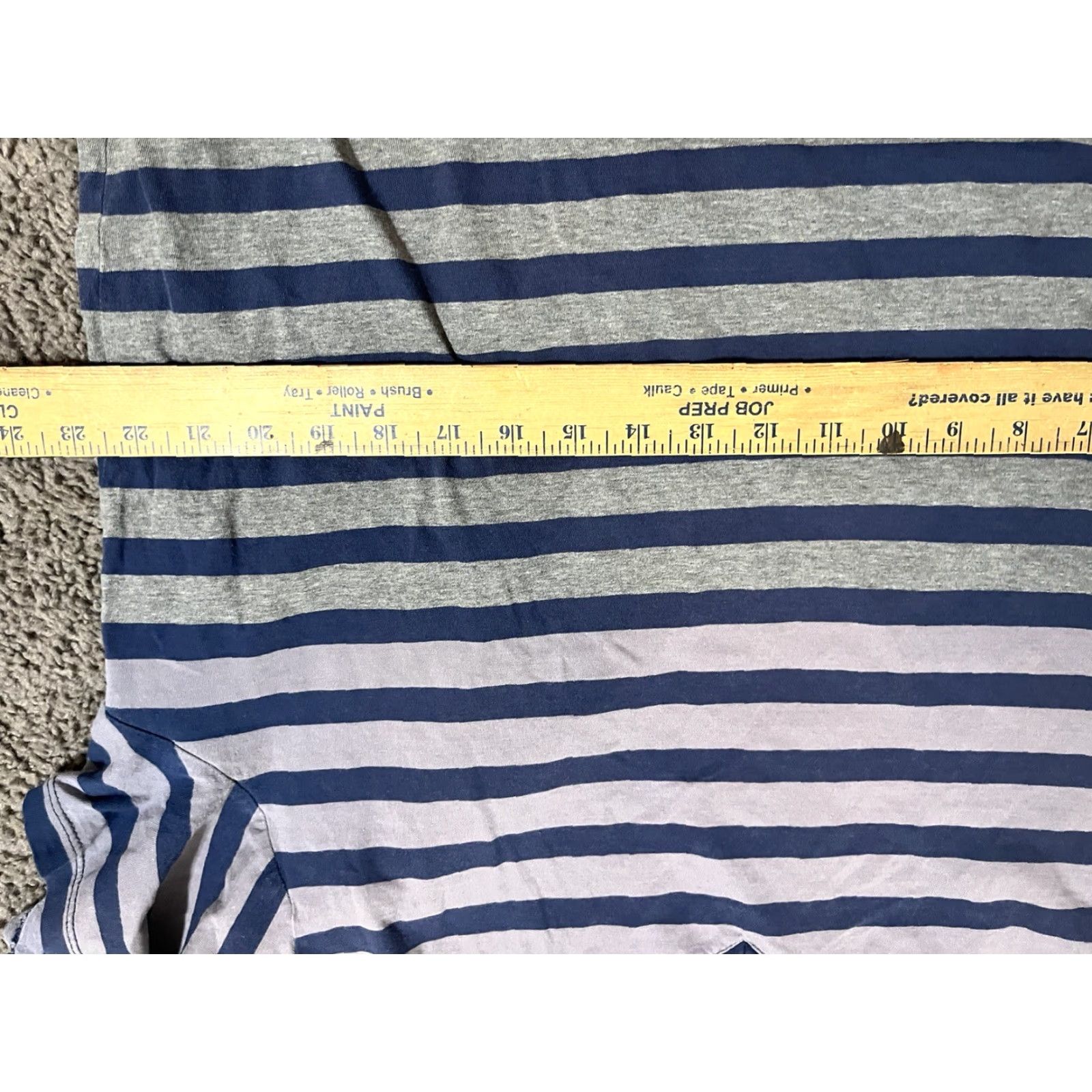 Banana Republic Men’s Banana Republic Fitted Tee Striped V-Neck T-Shirt XL Navy Blue Gray Size US XL / EU 56 / 4 - 4 Thumbnail