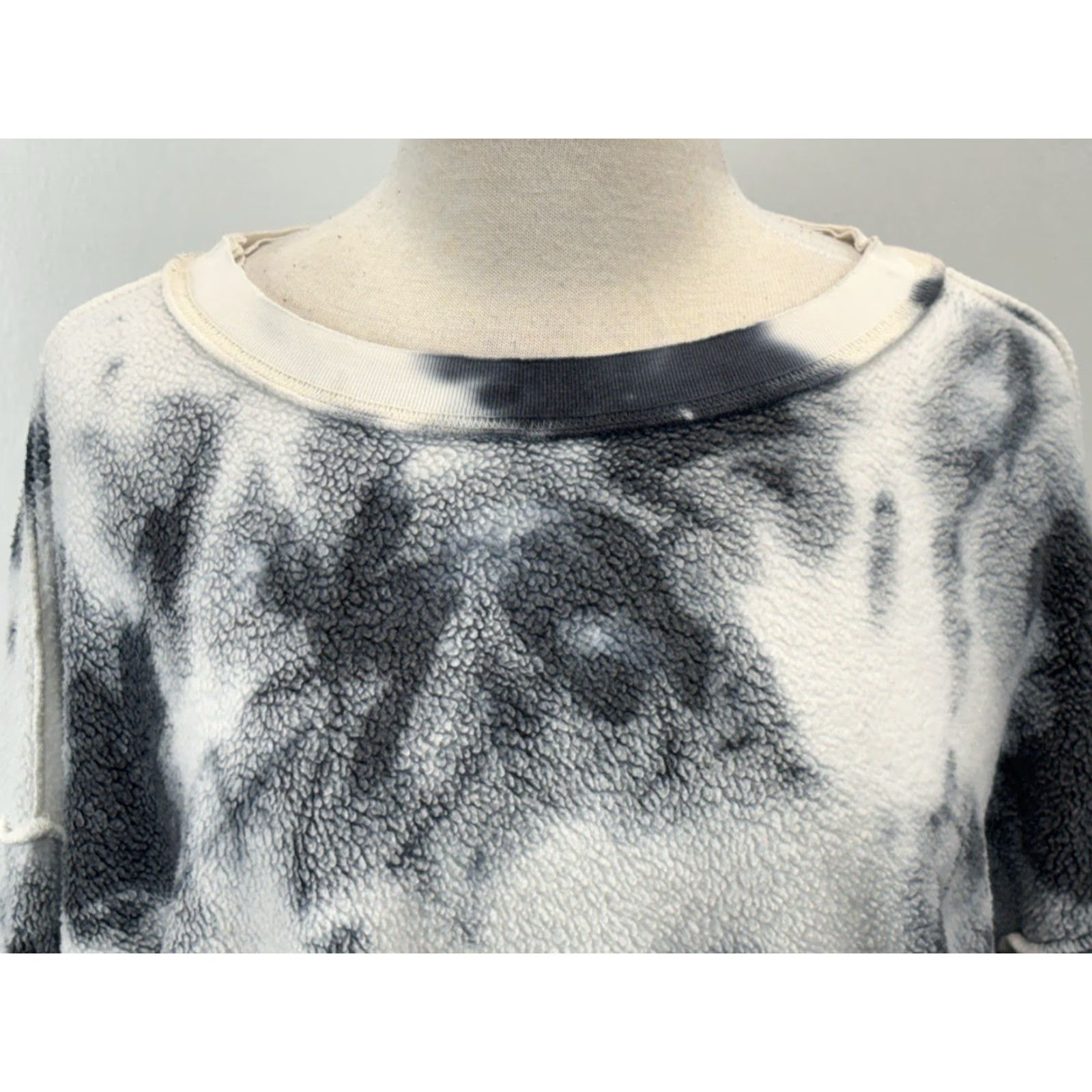 Free People Free People Sweatshirt Women’s XS Tie Dye White Grey Slouchy Pullover Round Neck Bohemian Casual Slouchy Size XS / US 0-2 / IT 36-38 - 5 Thumbnail