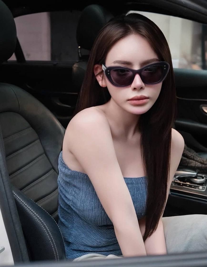 Dior Dior DIORPACIFIC B3U 30B0 Sunglasses Blue Shield Frame Size ONE SIZE - 7 Thumbnail
