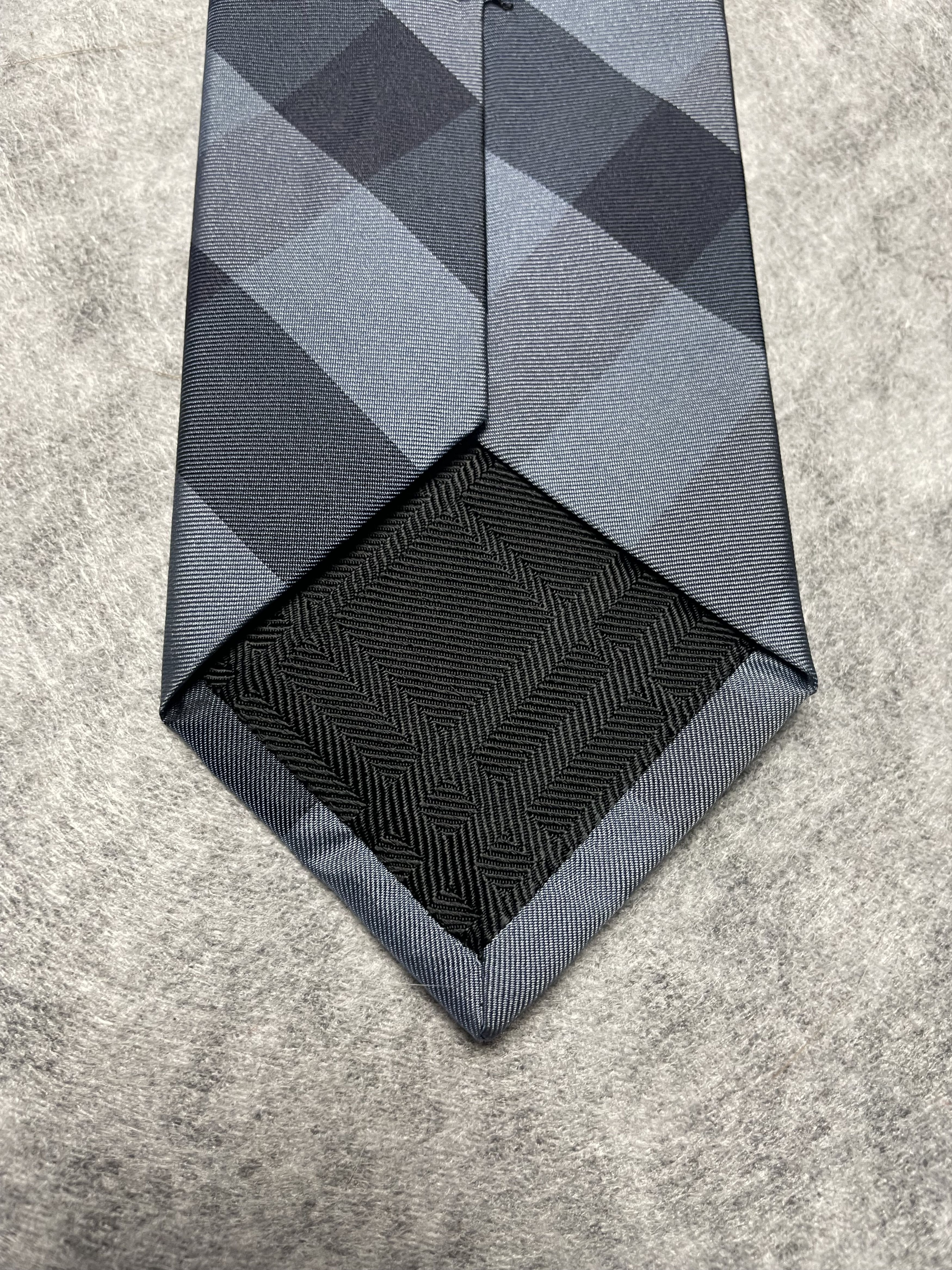 Burberry Burberry London Blue Grey Check Plaid Silk Mens Tie Size ONE SIZE - 3 Thumbnail