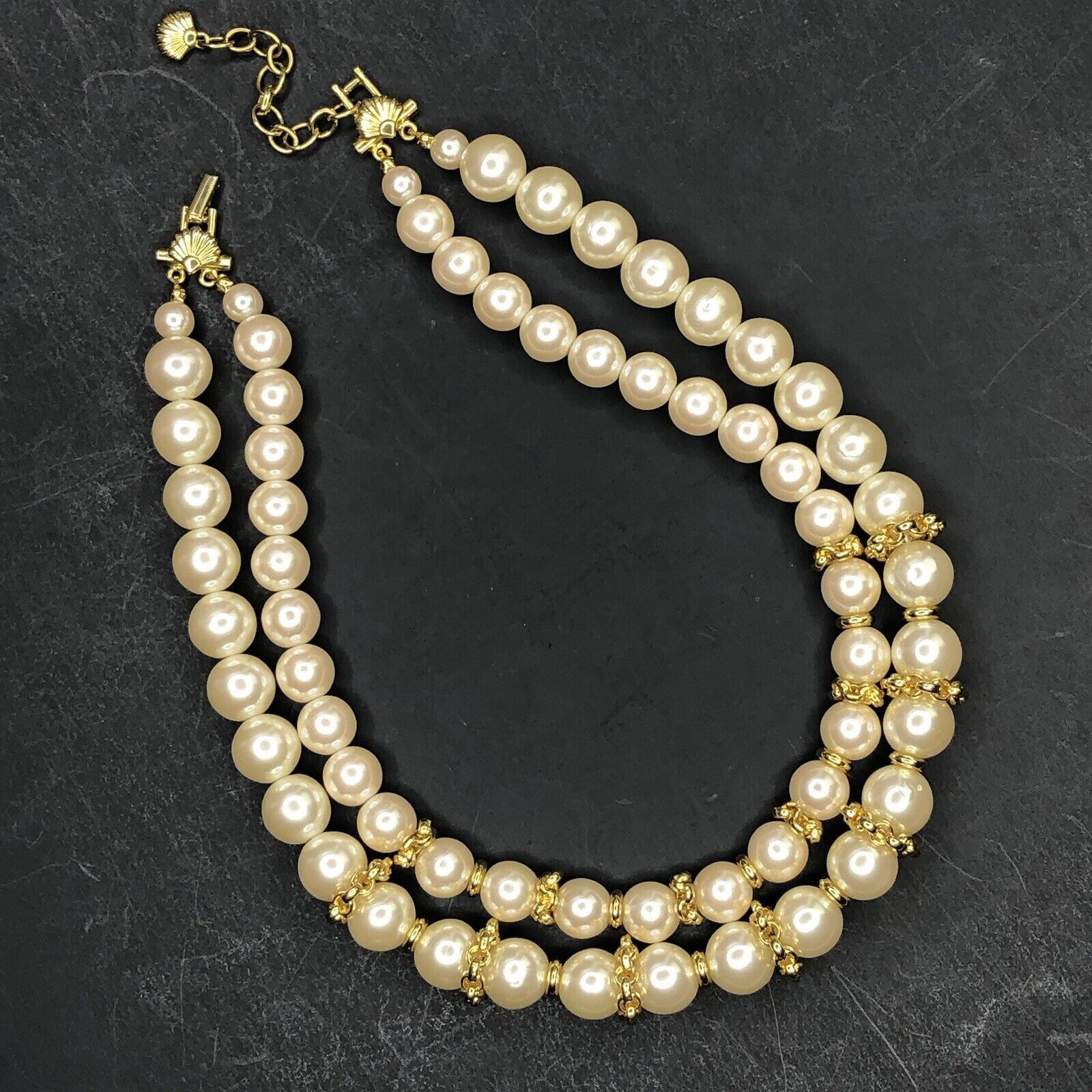 Other VTG Richelieu 2 Strand Chunky Faux Pearl Gold Tone Choker Size ONE SIZE - 8 Thumbnail