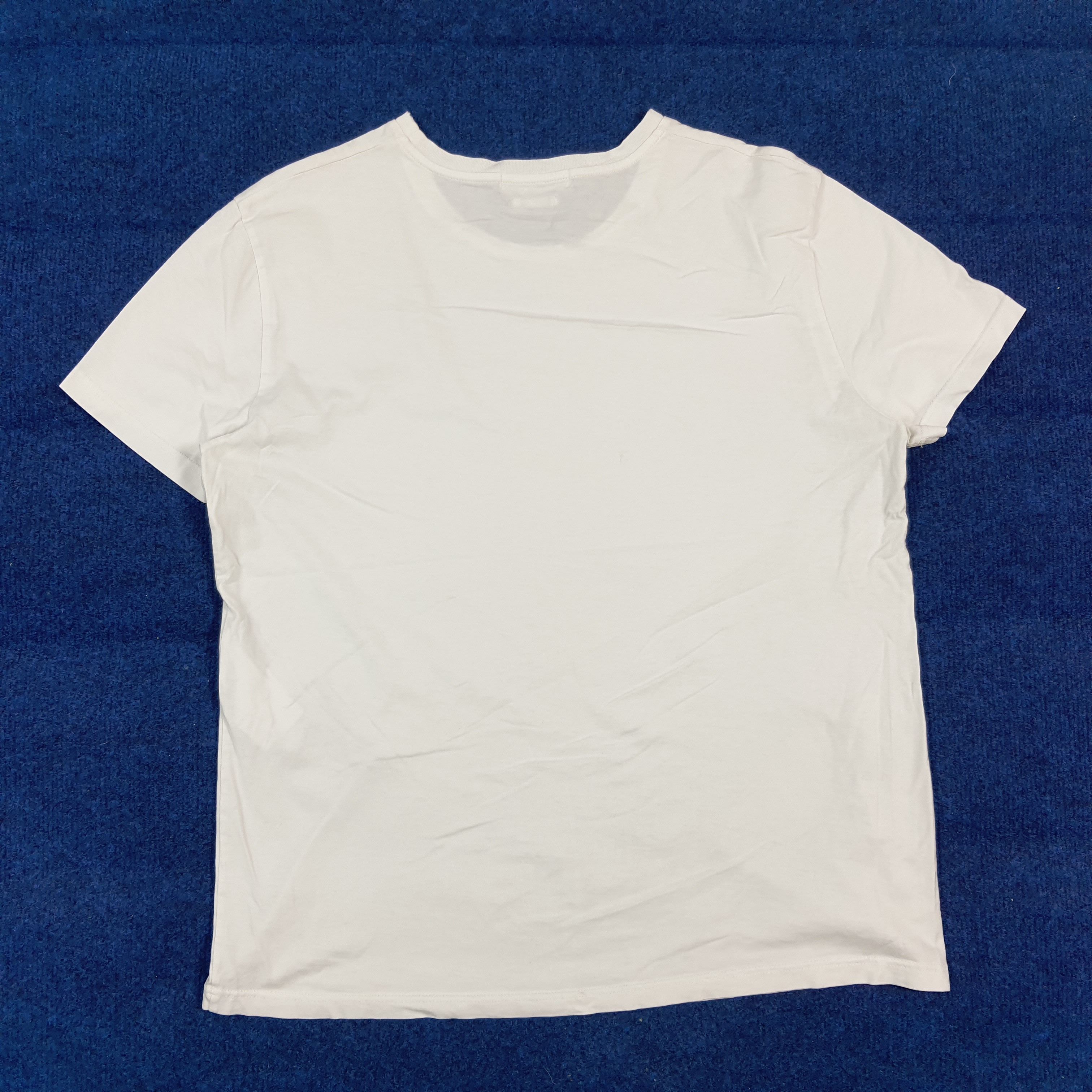 Alexander McQueen Vintage Alexander McQueen Skull Art Designer Tshirt C299N22 Size US M / EU 48-50 / 2 - 4 Thumbnail
