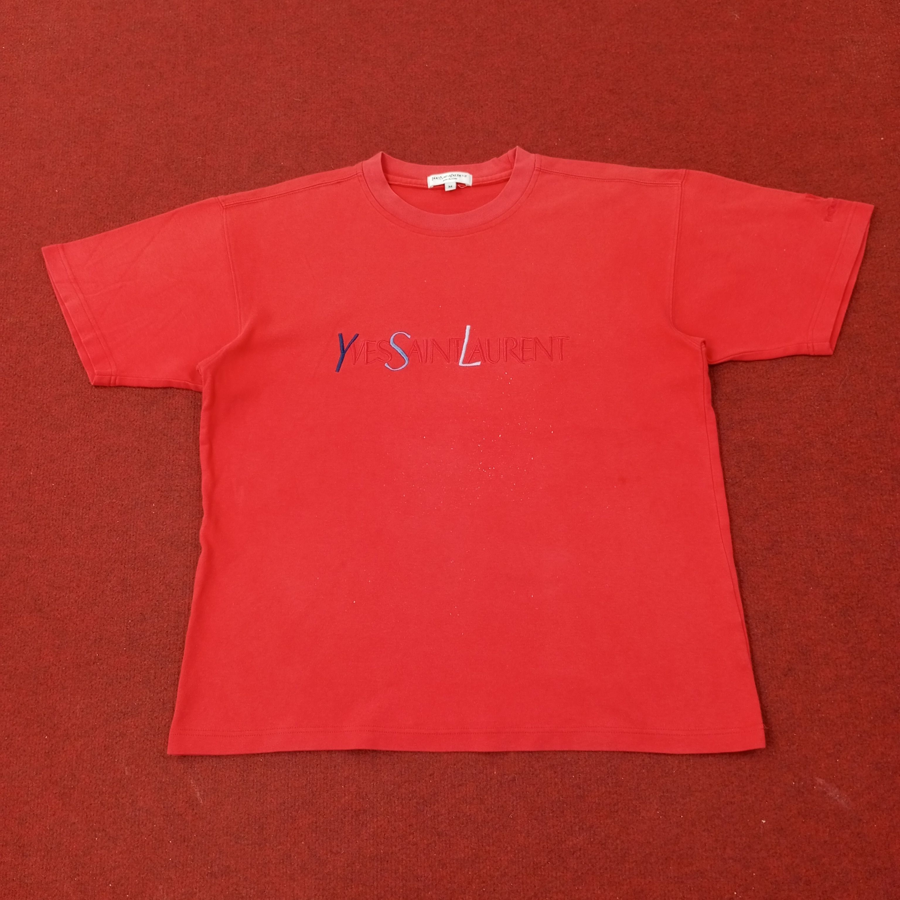 Yves Saint Laurent Yves Saint Laurent YSL Fashion Brand Tshirt c239n55 Size US L / EU 52-54 / 3 - 1 Thumbnail