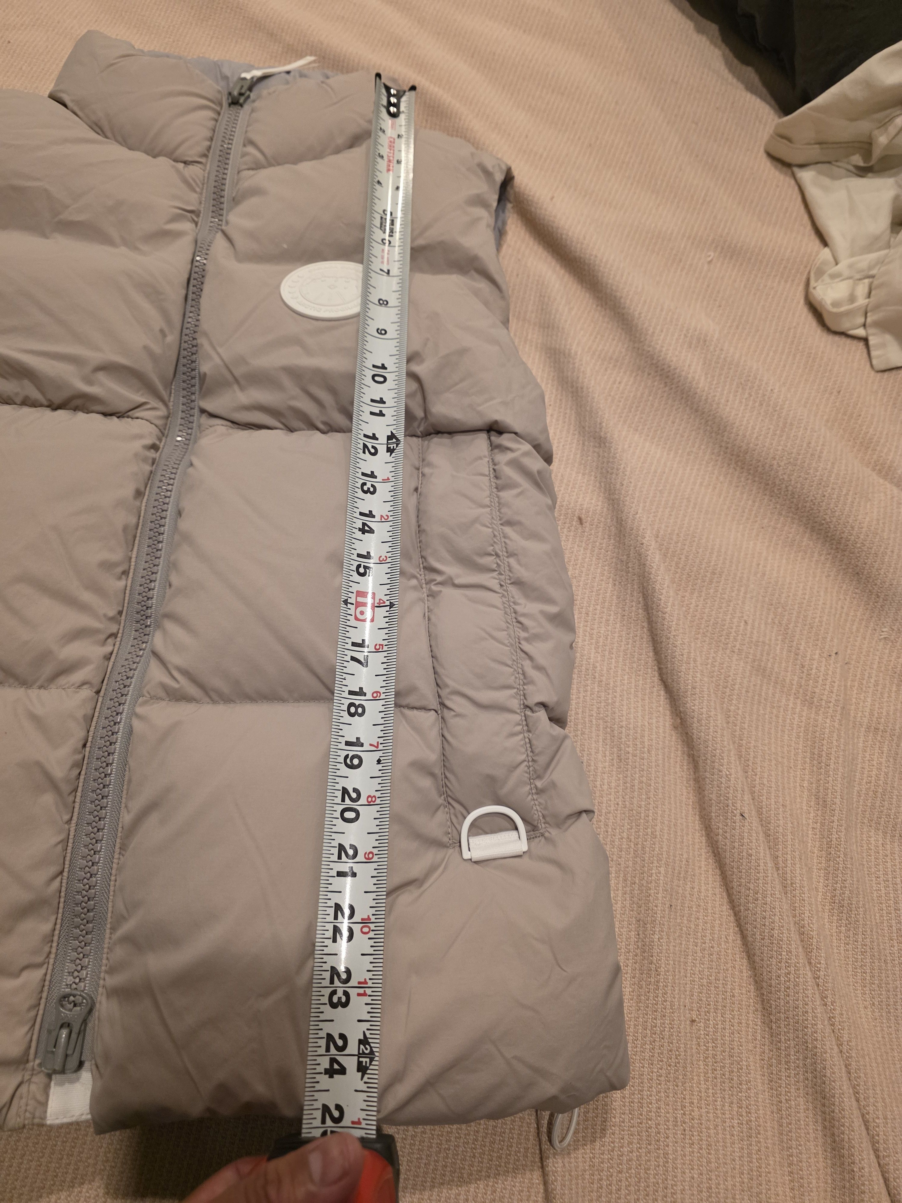 Canada Goose Canada Goose Lawrence Puffer Vest White Disc Sz M Size US M / EU 48-50 / 2 - 8 Thumbnail