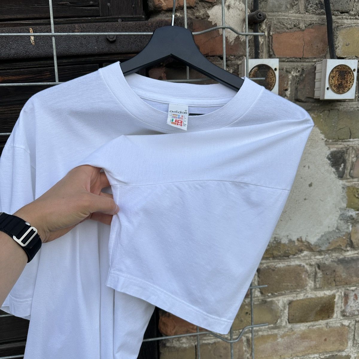 Adidas Vintage Adidas 90s T-shirt Shirt Tee Graphic Football World Size US L / EU 52-54 / 3 - 7 Thumbnail