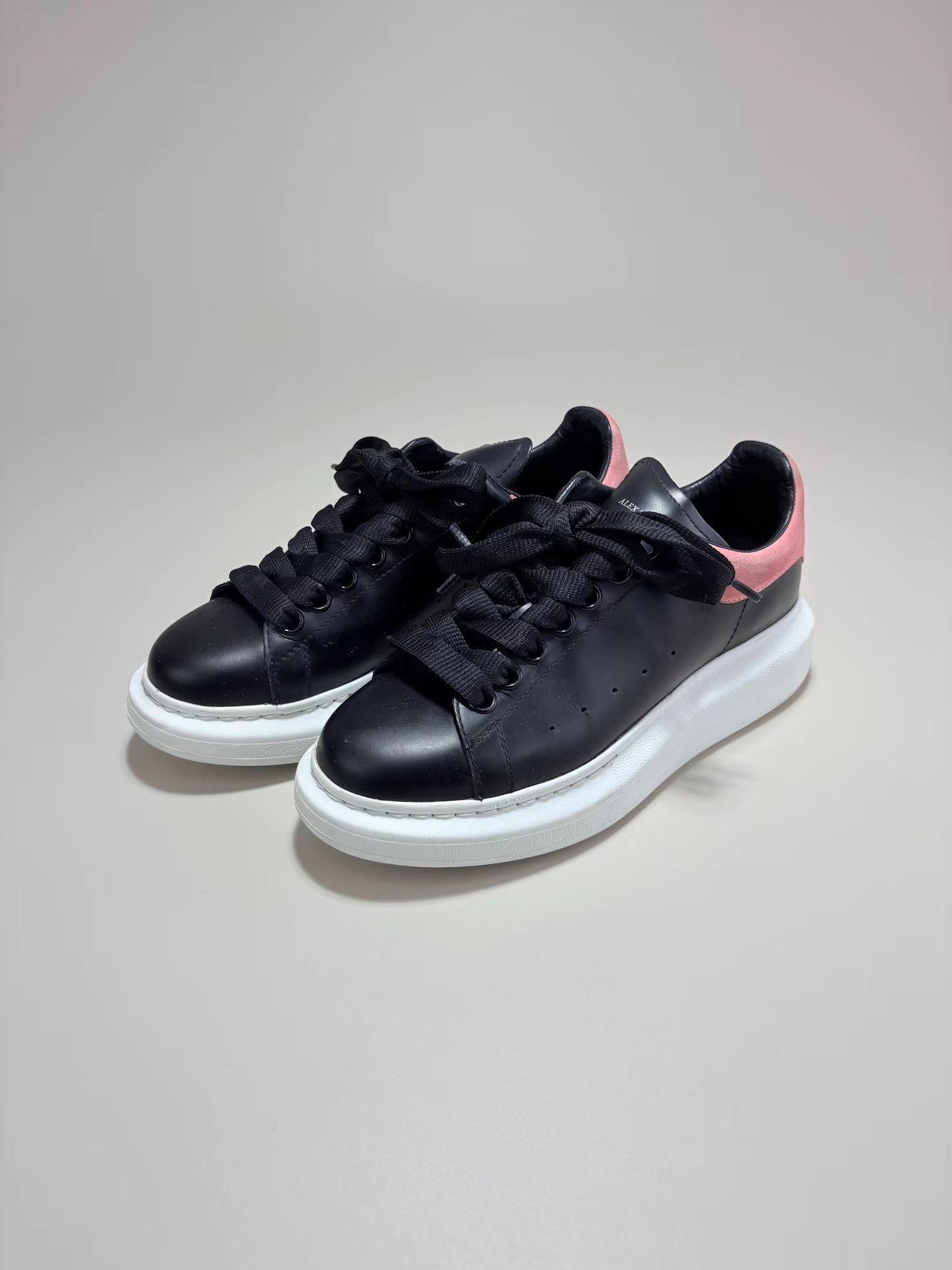 Alexander McQueen ALEXANDER MCQUEEN Pink Suede Heel Tab White Sneakers K1 Size US 7 / IT 37 - 1 Thumbnail