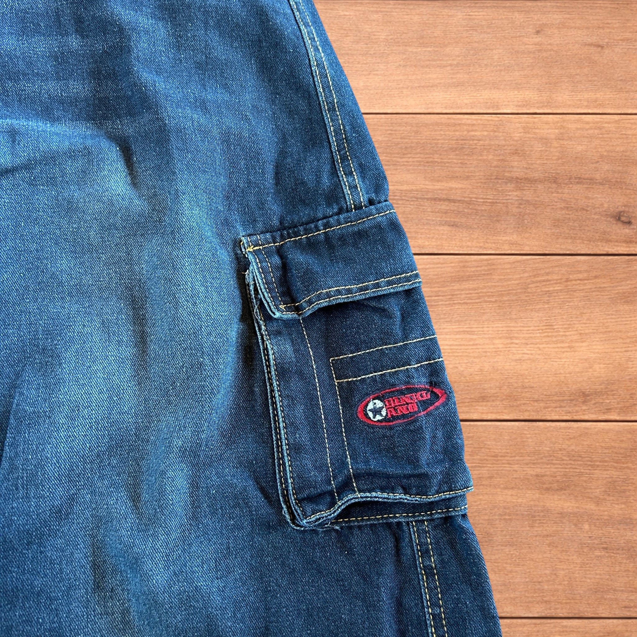 Japanese Brand Vintage style baggy wide leg skater cargo jeans in mid blue. Size US 34 / EU 50 - 5 Thumbnail