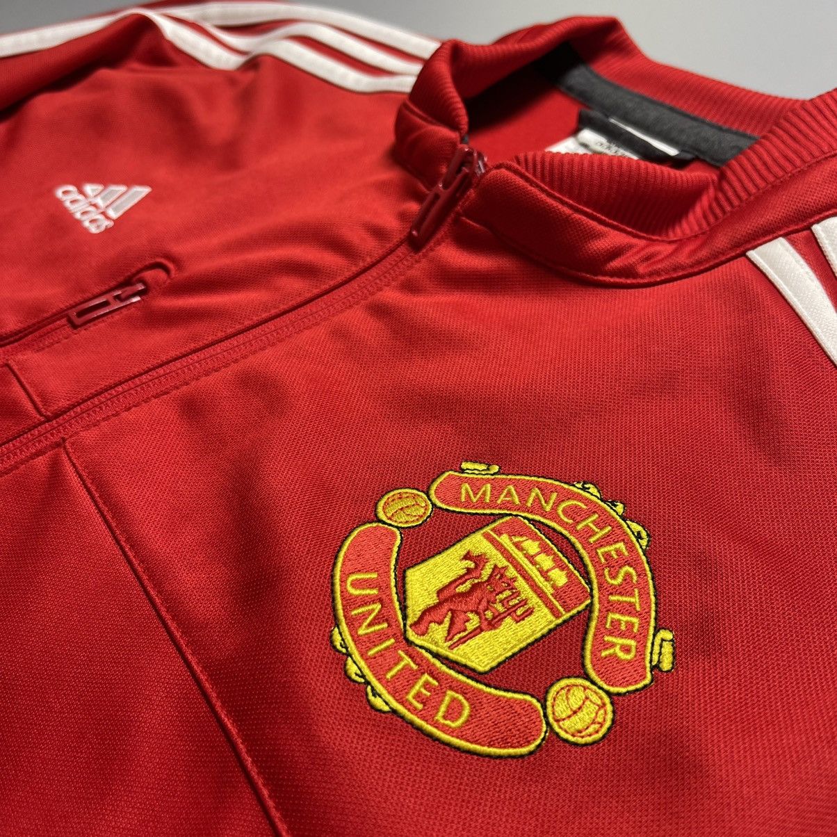 Adidas × Vintage MANCHESTER UNITED ADIDAS 2015/2016 SOCCER TRAINING TRACK TOP Size US L / EU 52-54 / 3 - 4 Thumbnail