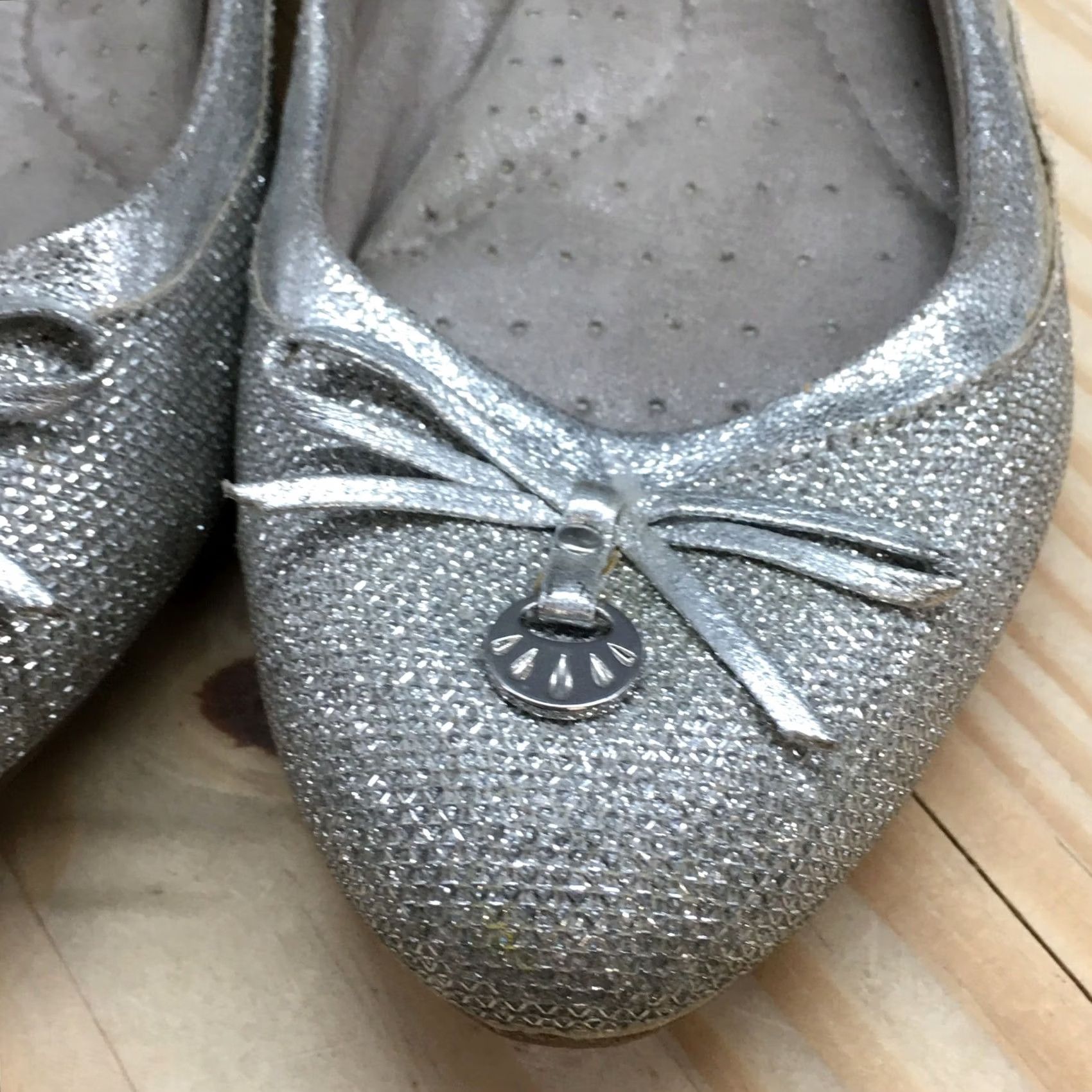 Vintage White Mountain Shoes Womens Cece Ballet Flats Silver Fabric Casual Low Top 9.5 M/US Size L / US 10 / IT 46 - 6 Thumbnail