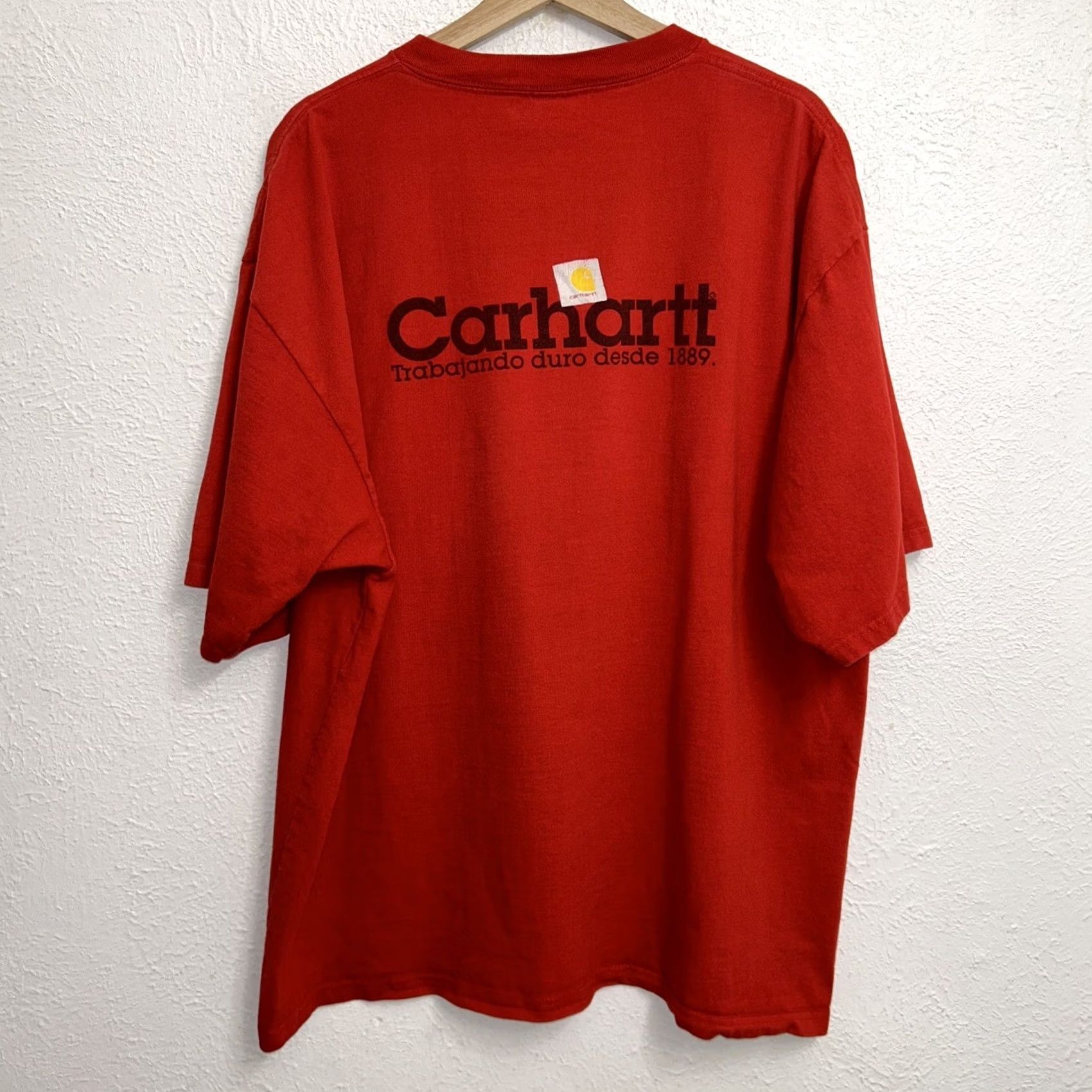 Carhartt VINTAGE Carhartt K87-Red Tee T-Shirt XL Red Cotton Crew Neck Short Sleeve Logo Mens Vintage Fashion Shirts Size US XL / EU 56 / 4 - 2 Thumbnail