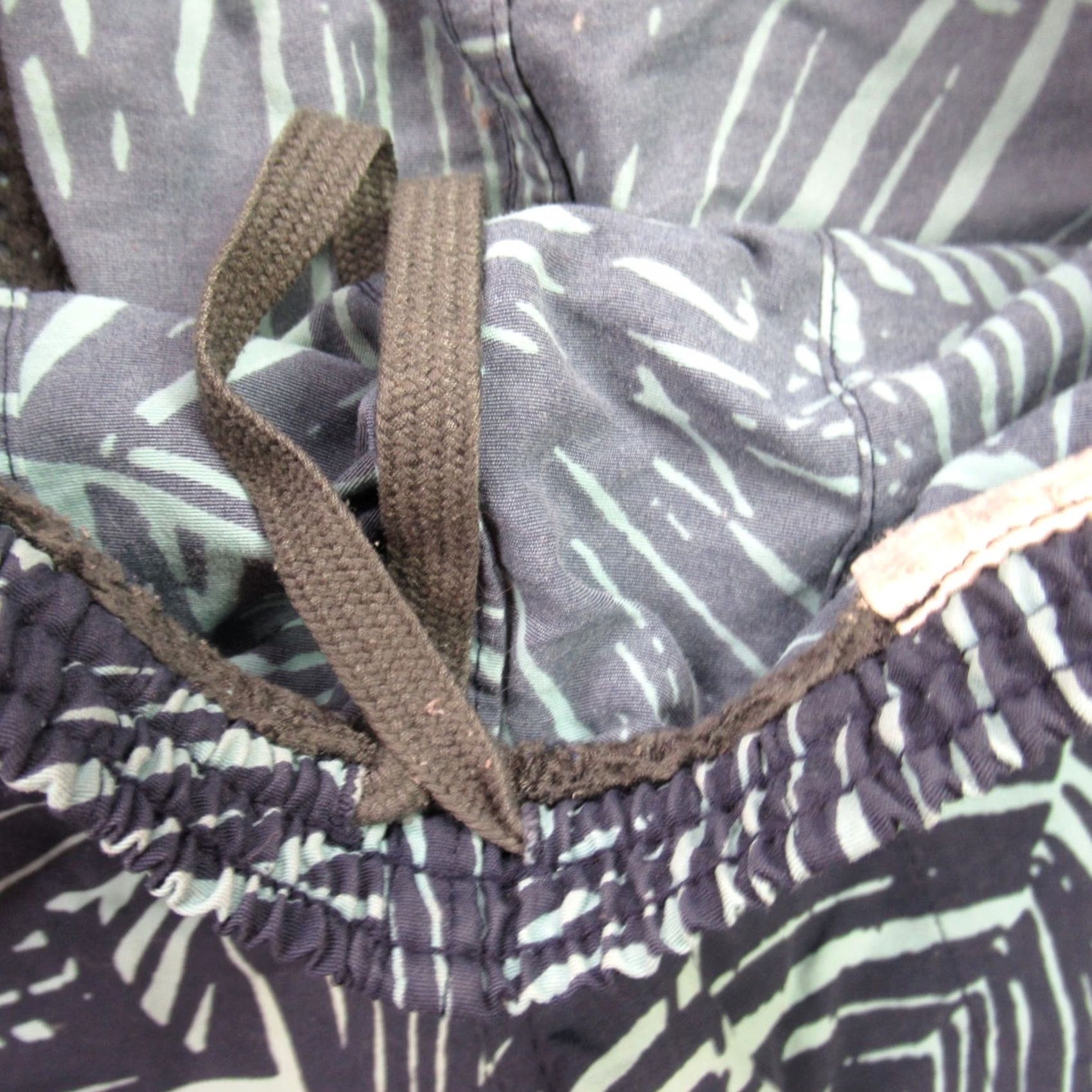 Patagonia Patagonia Shorts Small Floral Outdoor Lightweight Workout Activewear Mens Size US 26 / EU 42 - 3 Thumbnail