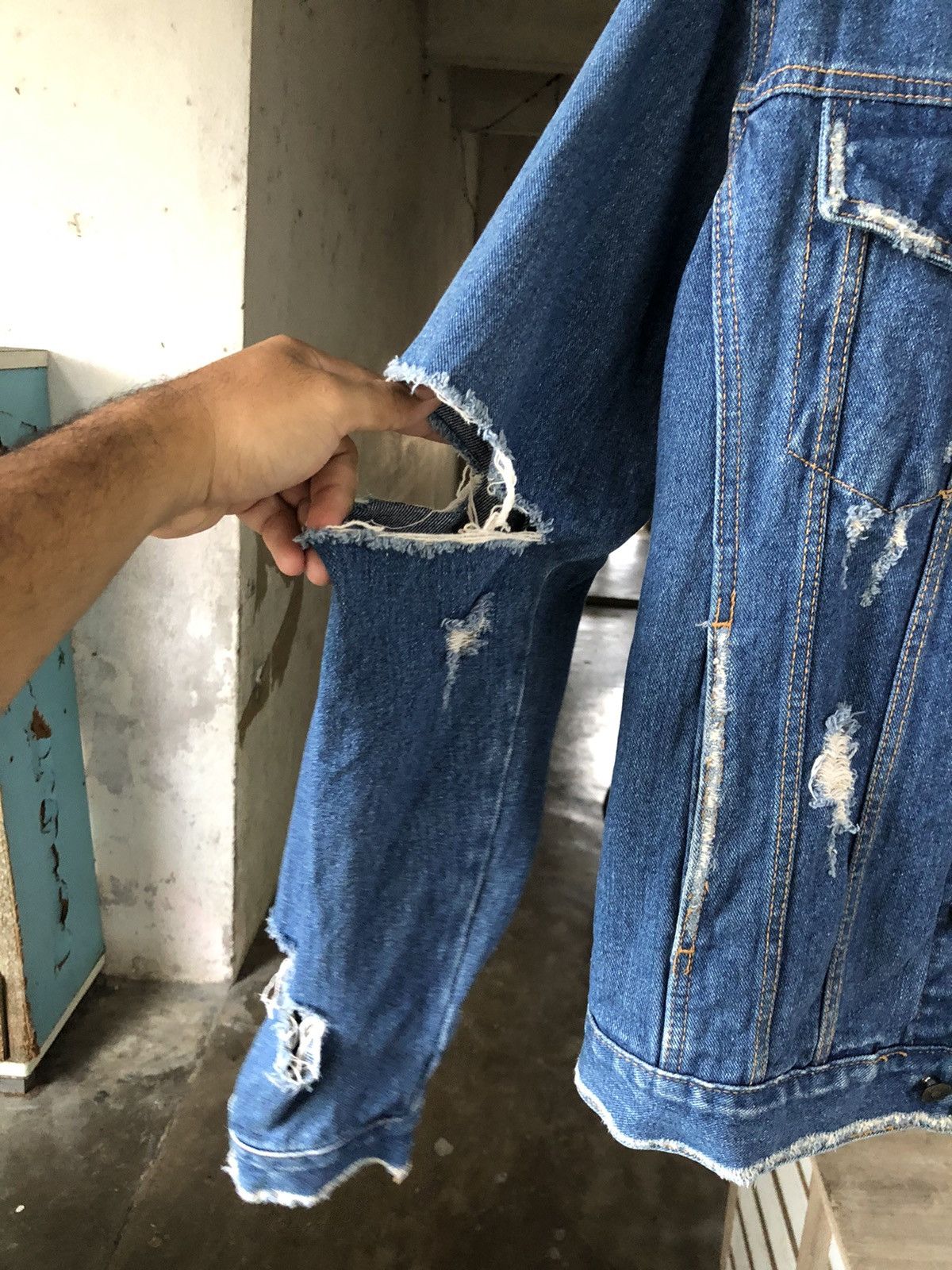 Seditionaries Korean Brans Vincent Punk Distressed Denim Trucker Jacket Size US L / EU 52-54 / 3 - 7 Thumbnail