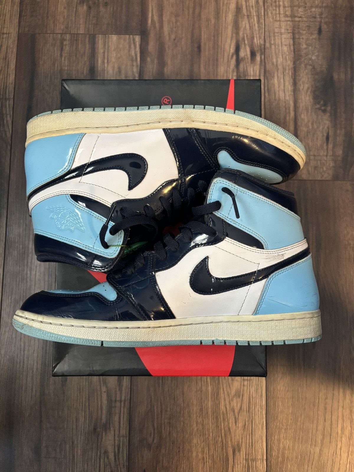 Nike Size 10 - Jordan 1 UNC Patent Size US 10 / EU 43 - 4 Thumbnail