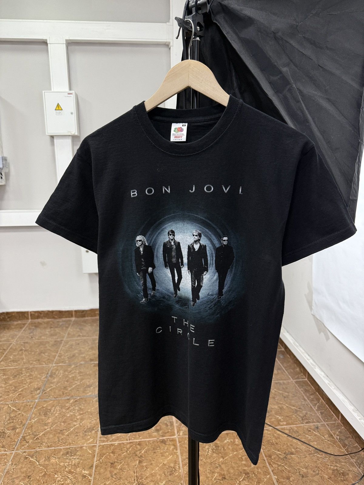 Bon Jovi 🇺🇸 Vintage 2010 Bon Jovi The Circle Tour T-Shirt Sambora Size US M / EU 48-50 / 2 - 1 Thumbnail