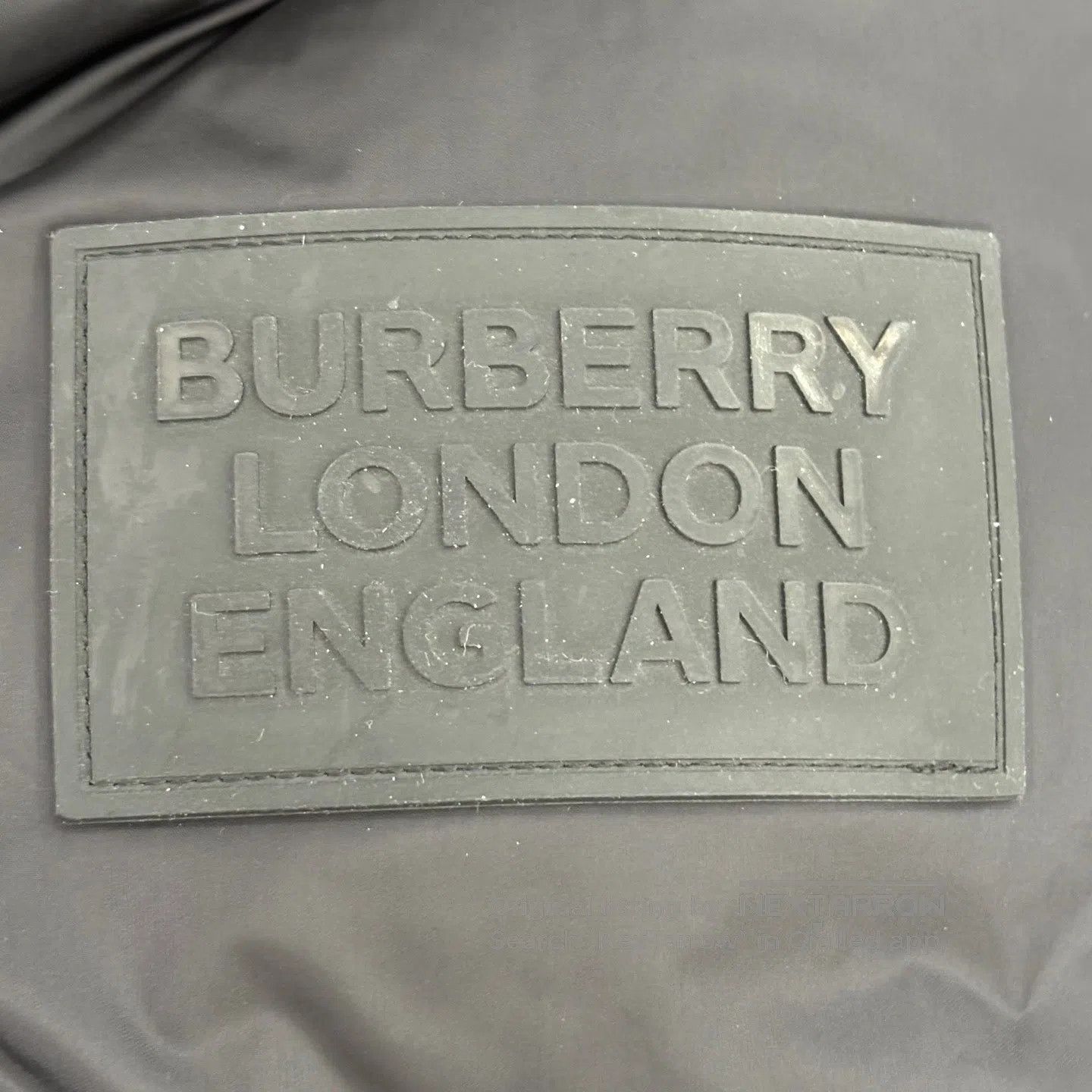 Burberry Burberry Classic checkered sleeve with adhesive label logo Size US L / EU 52-54 / 3 - 9 Thumbnail