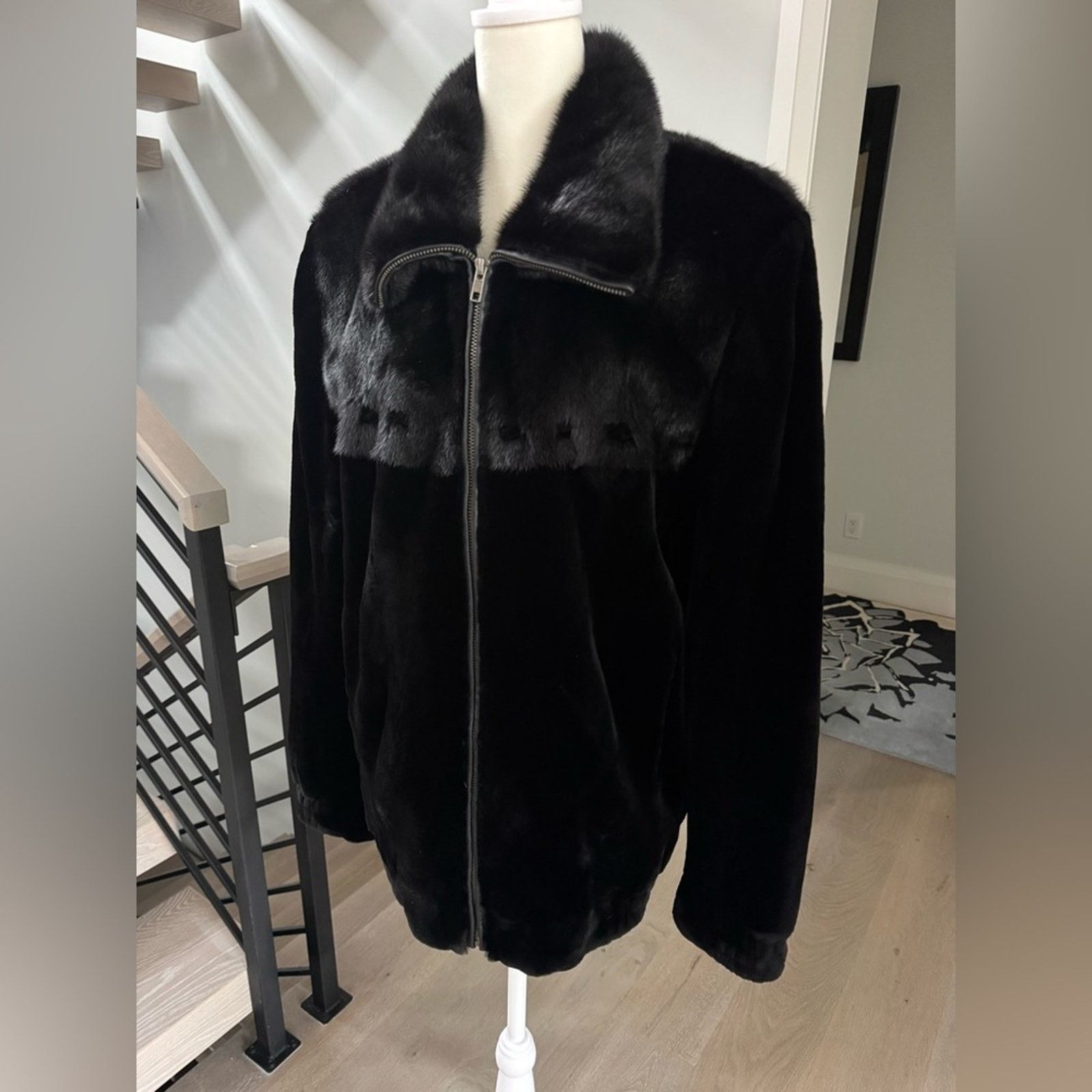 Other Brand new Men’s Mink Jacket size M Size US M / EU 48-50 / 2 - 10 Thumbnail