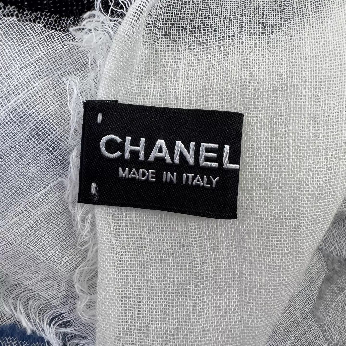 Chanel Chanel 4-Leaf Clover Double C CottonLinen Scarf 99 New wBox Size ONE SIZE - 4 Thumbnail