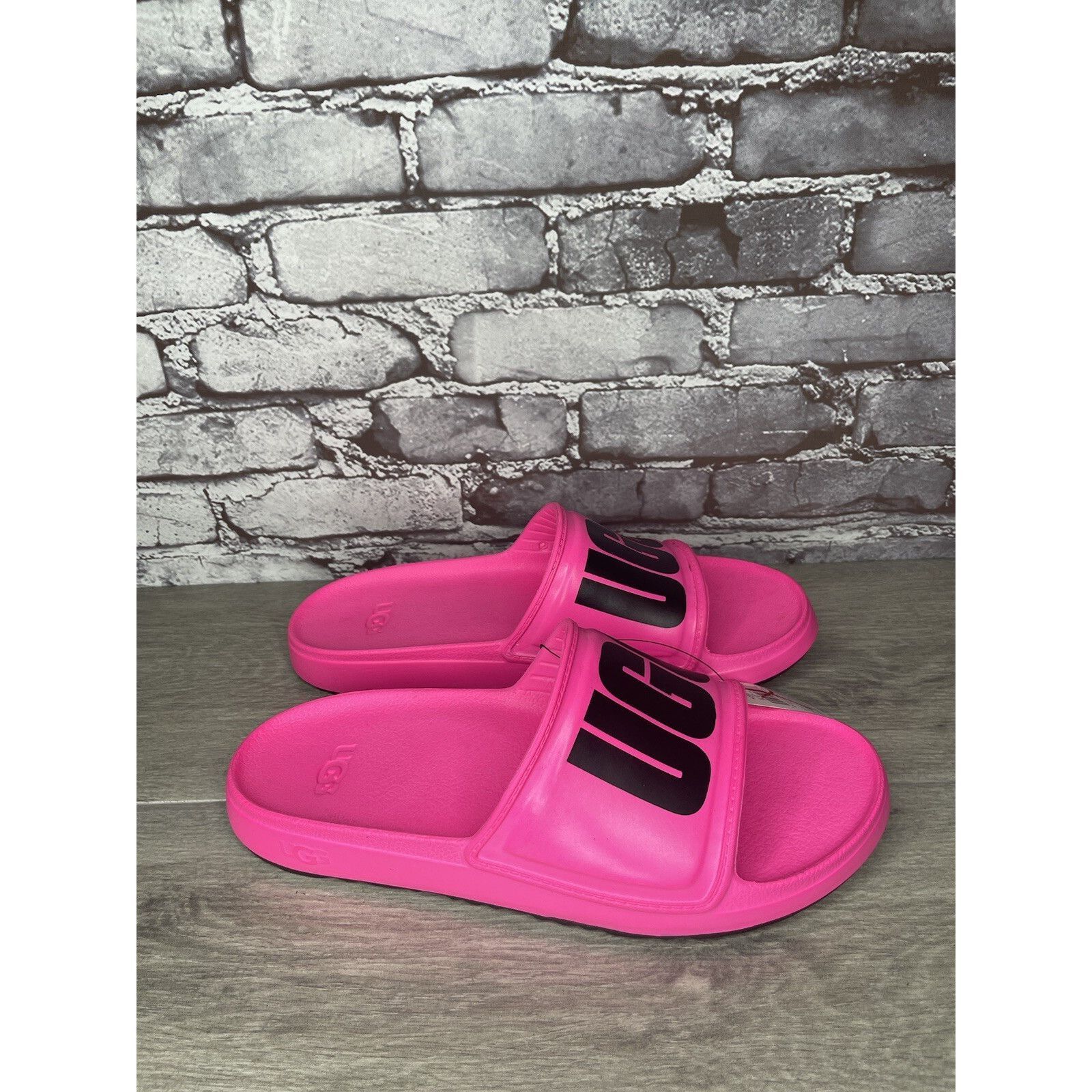 Ugg UGG WILCOX SLIDE Pink Rubber Light Waterproof Sport Sandals Size US 12 / EU 45 - 12 Thumbnail