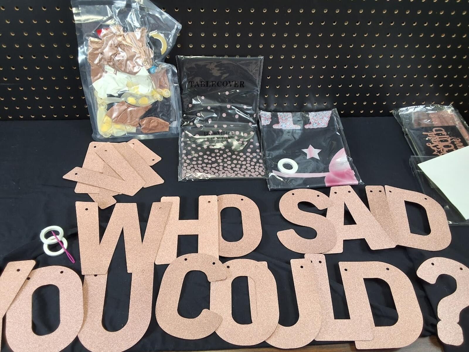 Genetic Manipulation Shinichiro Kuriya Fun 'We Will Miss You' Party Decoration Set - Farewell Size ONE SIZE - 1 Thumbnail
