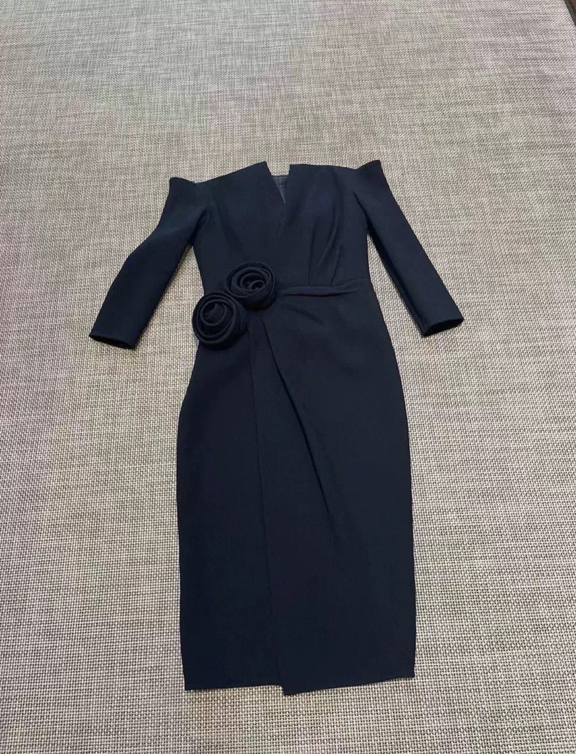 Oscar De La Renta Oscar de la Renta Black Off-Shoulder Dress Size M / US 6-8 / IT 42-44 - 1 Thumbnail