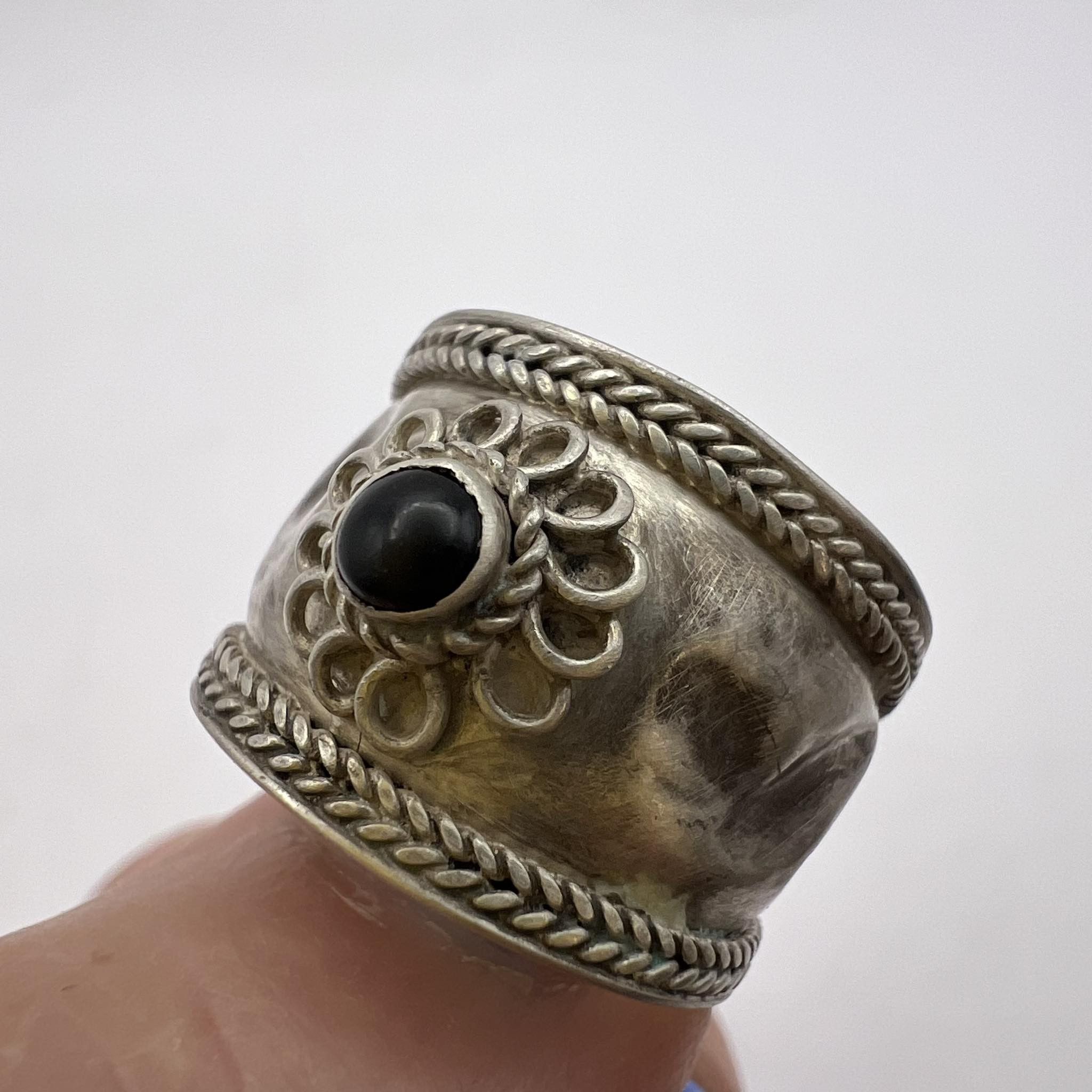 Vintage Sterling Silver 92 Jewelry Ring Signed Size 8.5