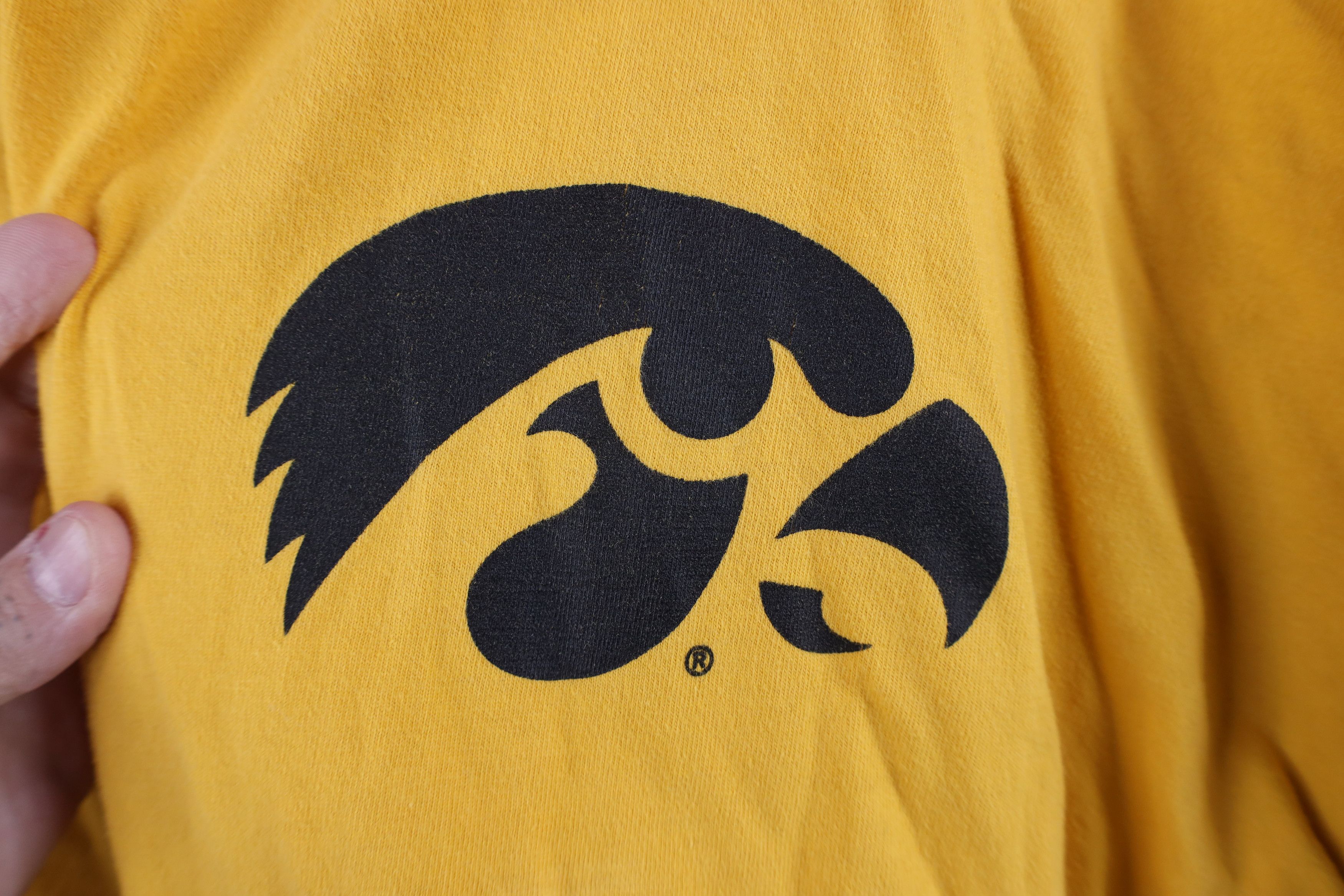 Vintage Vintage Y2K University of Iowa Long Sleeve Spirit T-Shirt Size L / US 10 / IT 46 - 4 Thumbnail