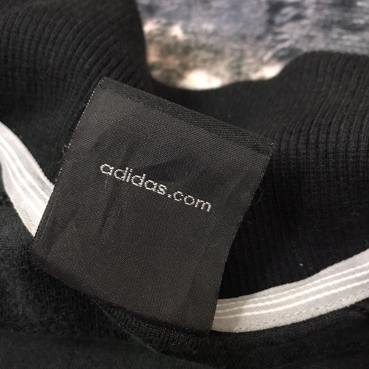 Adidas × Vintage Vintage Y2k Adidas Small Logo Velvet Sweater Size US S / EU 44-46 / 1 - 6 Thumbnail