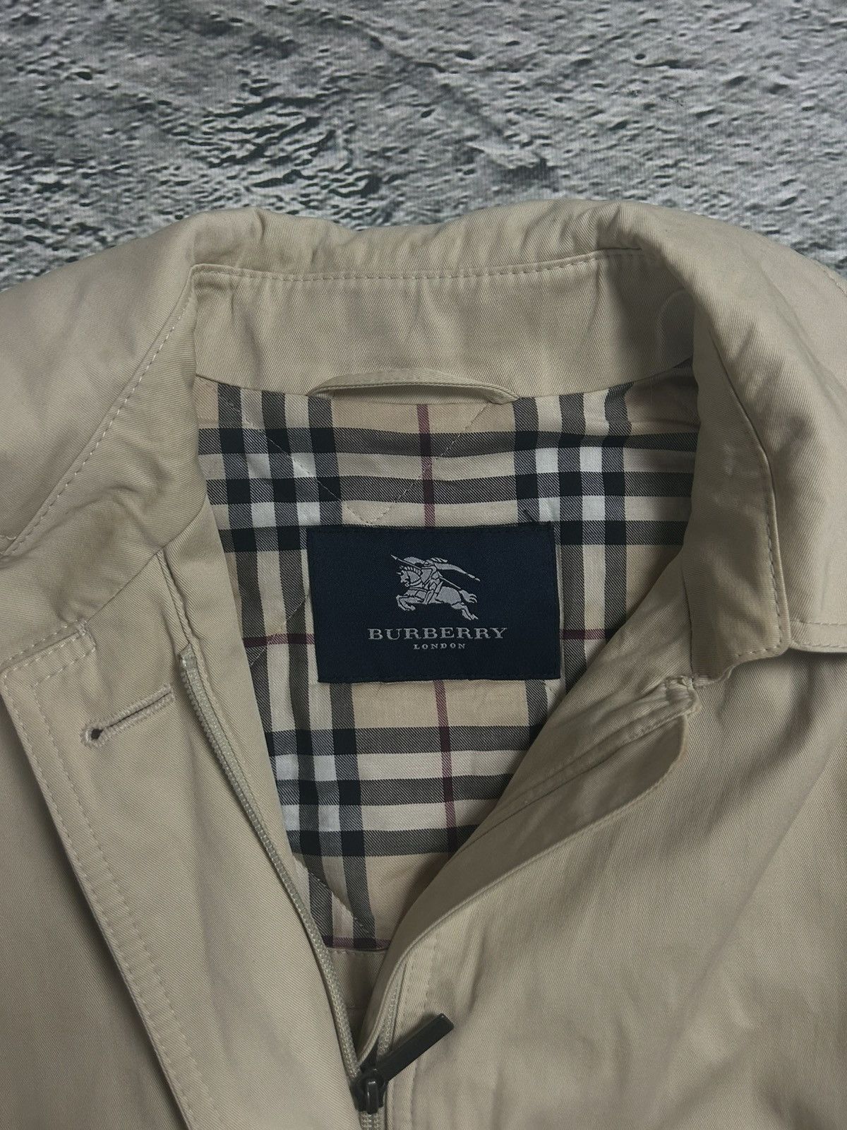 Burberry Burberrys trench coat beige wool lining vintage nova check Size US M / EU 48-50 / 2 - 5 Thumbnail
