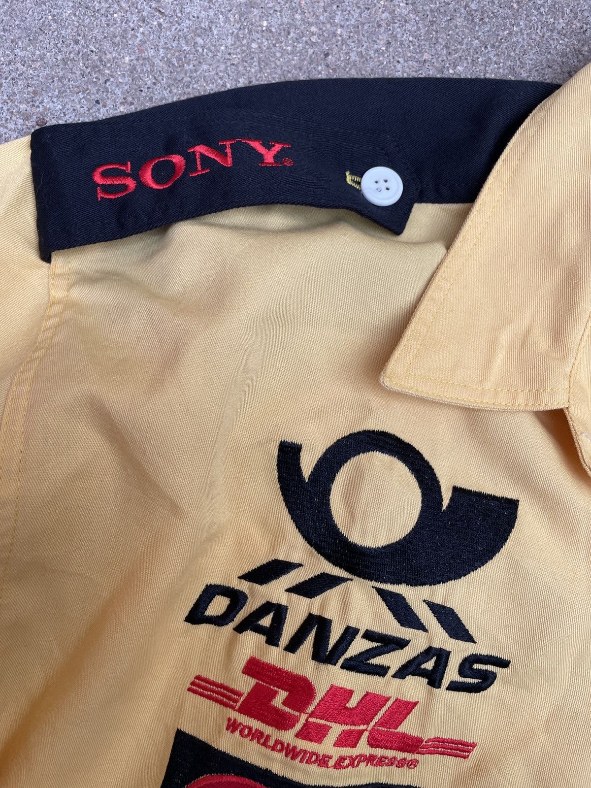 Vintage 2001 F1 jordan honda benson & headges team Size US M / EU 48-50 / 2 - 8 Thumbnail