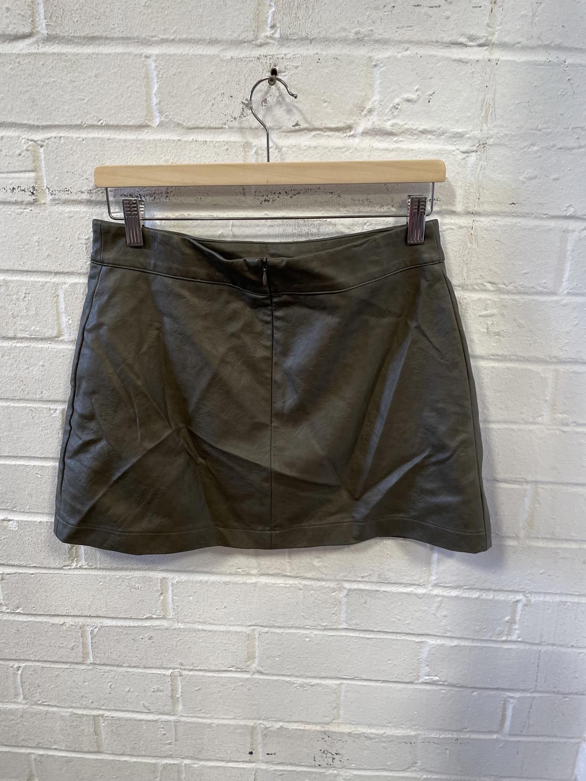 Zara Zara Olive Green Faux Leather Mini Skirt Size 32" / US 10 / IT 46 - 1 Thumbnail