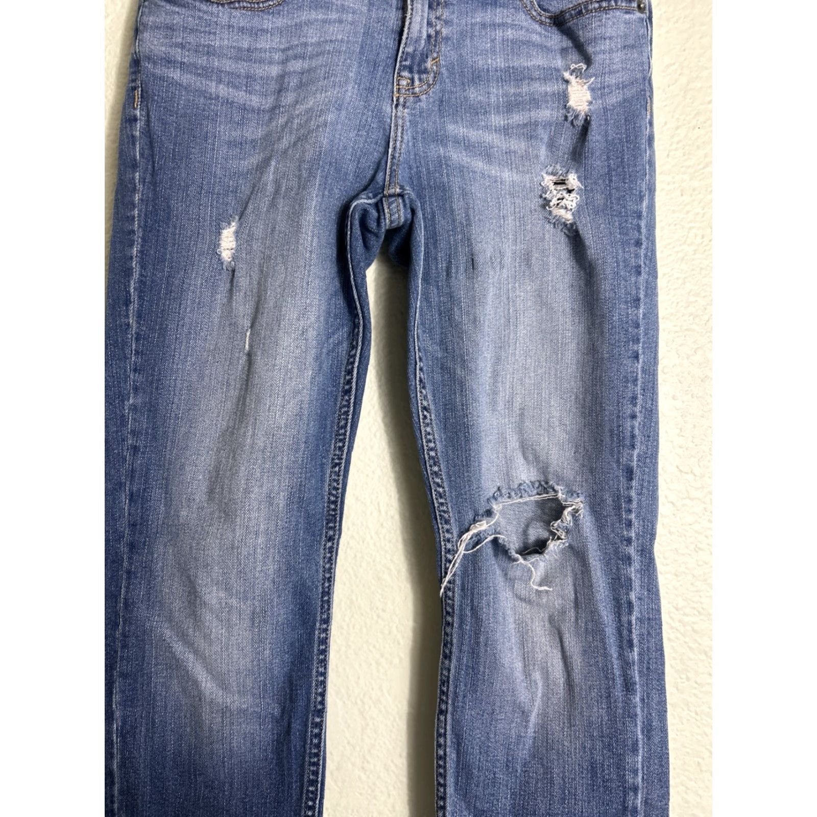 Banana Republic VINTAGE Banana Republic Girlfriend Jeans Medium Wash Distressed 26P Petite Blue 26" Inseam Womens Size 26" / US 2 / IT 38 - 3 Thumbnail