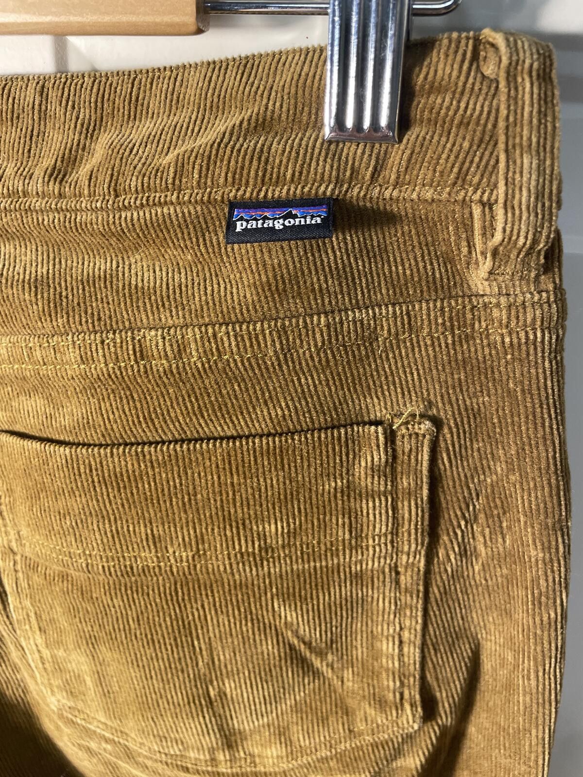 Patagonia Patagonia Organic Cotton Corduroy Pants Women's 27 Brown EUC Size 27" / US 4 / IT 40 - 5 Thumbnail
