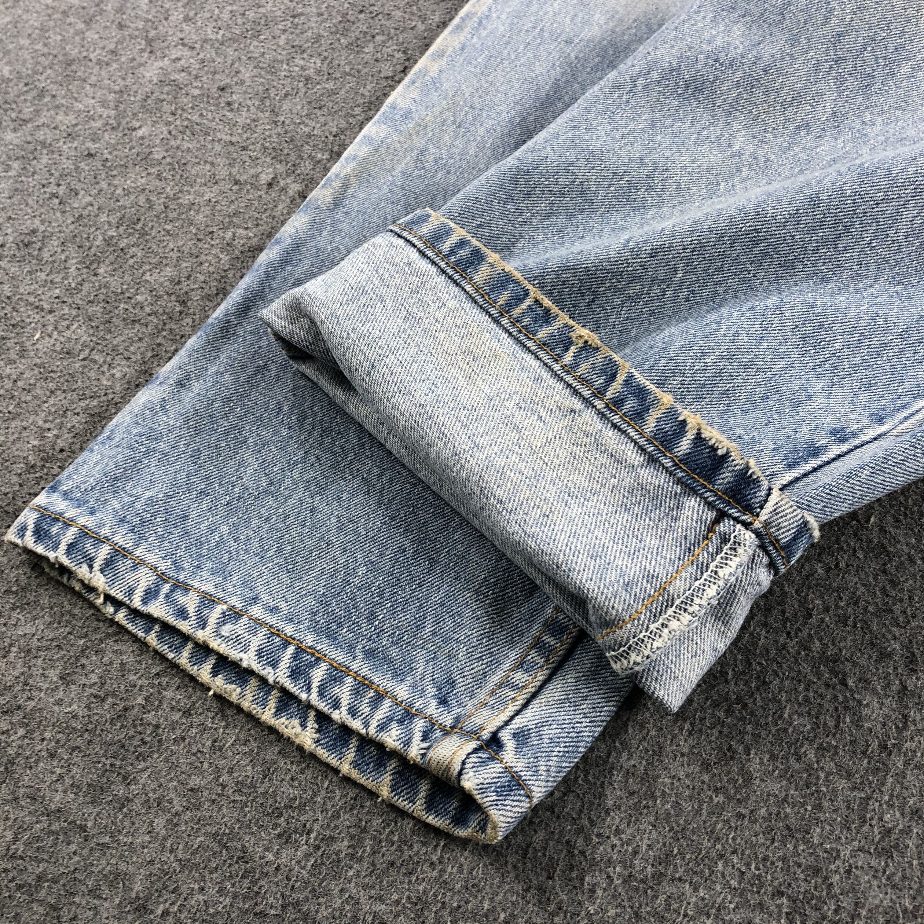 Levi's Vintage 90s Light Wash Levis 550 Jeans-J1982 Size US 39 - 7 Thumbnail