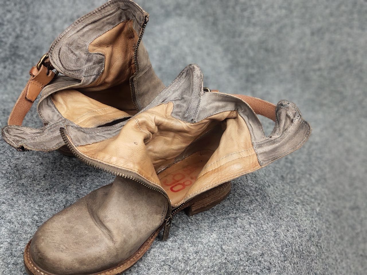 A.S.98 A.S.98 Design mummy Leather faded Ankle Zip Strap Boots Size US 9 / IT 39 - 19 Thumbnail