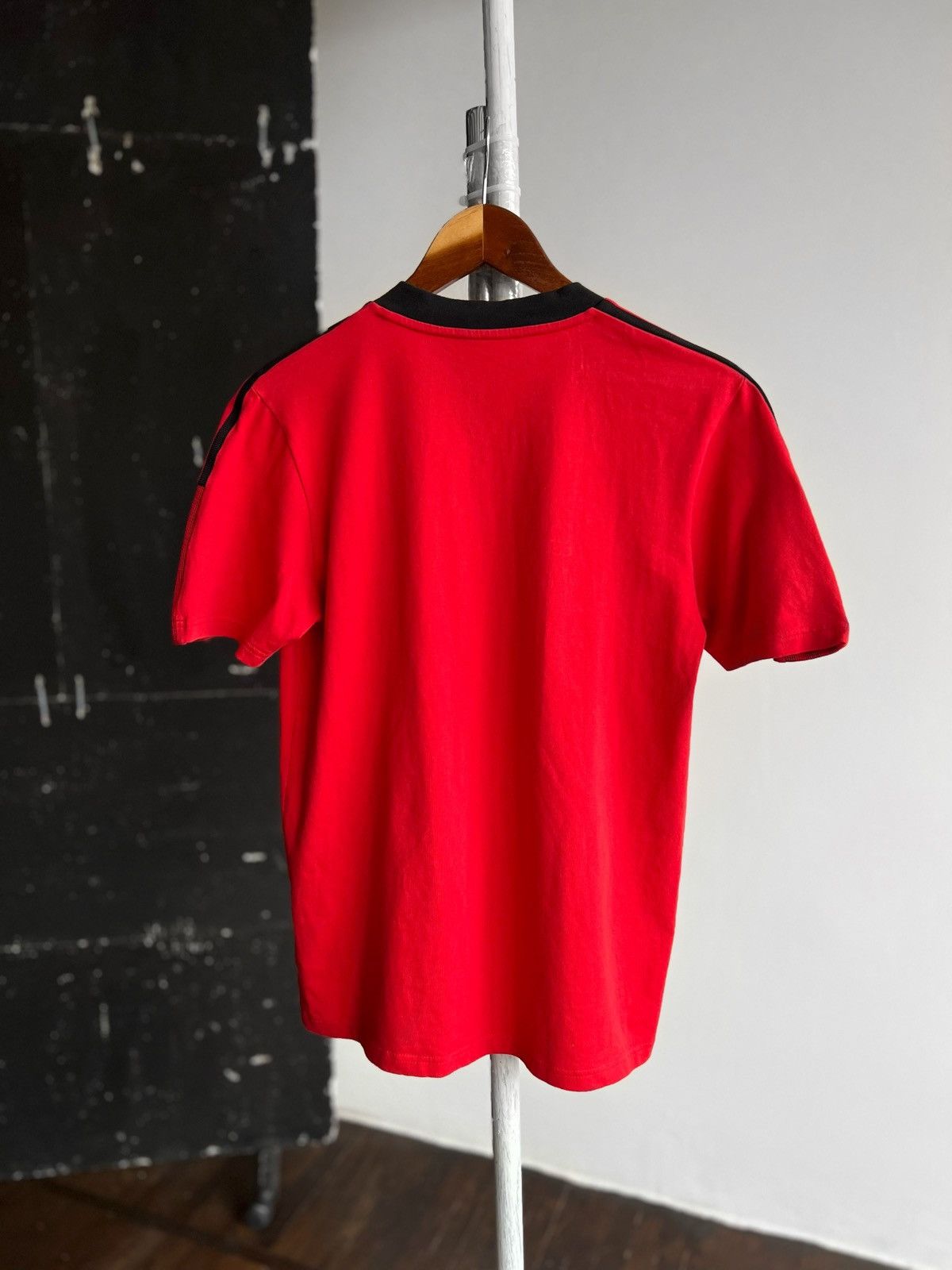Adidas Adidas x FC Manchester United 2021/22 Red Cotton SS T-Shirt Size US S / EU 44-46 / 1 - 2 Thumbnail