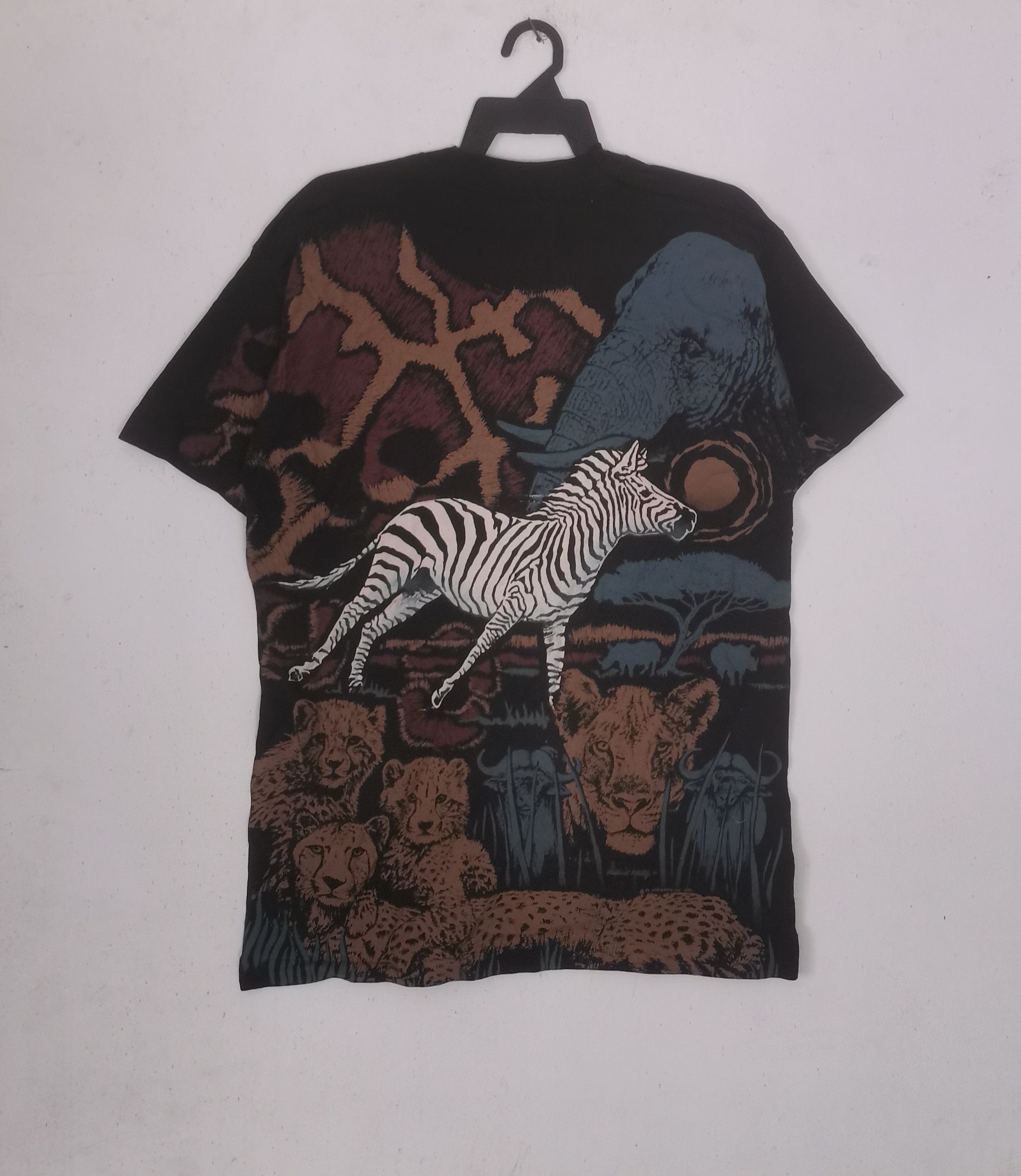 Vintage Rare Vintage Wildlife fullprint t-shirt nice design Size US L / EU 52-54 / 3 - 3 Thumbnail