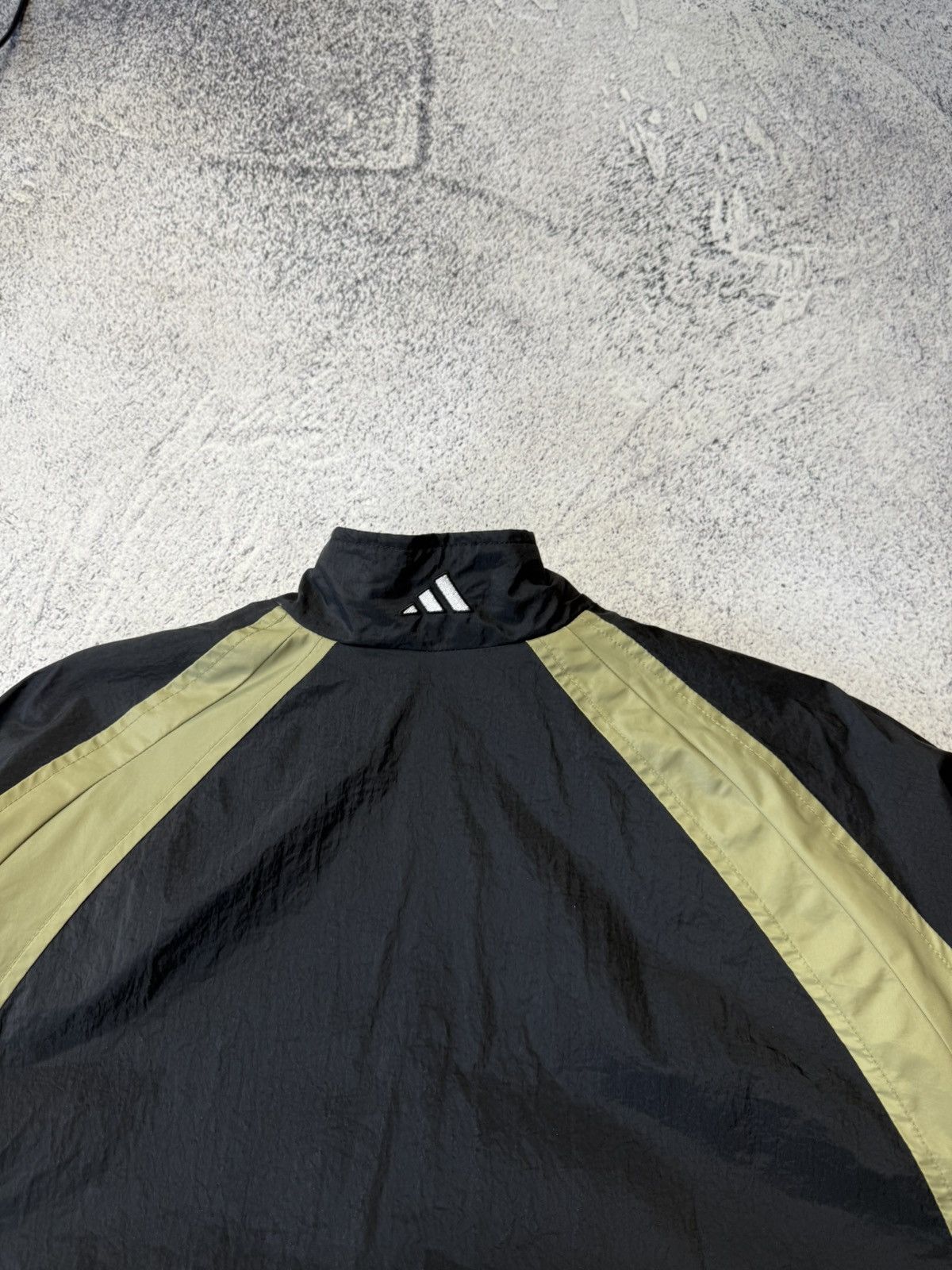 Adidas Vintage Adidas Track Jacket Nylon Y2K Size US L / EU 52-54 / 3 - 21 Thumbnail