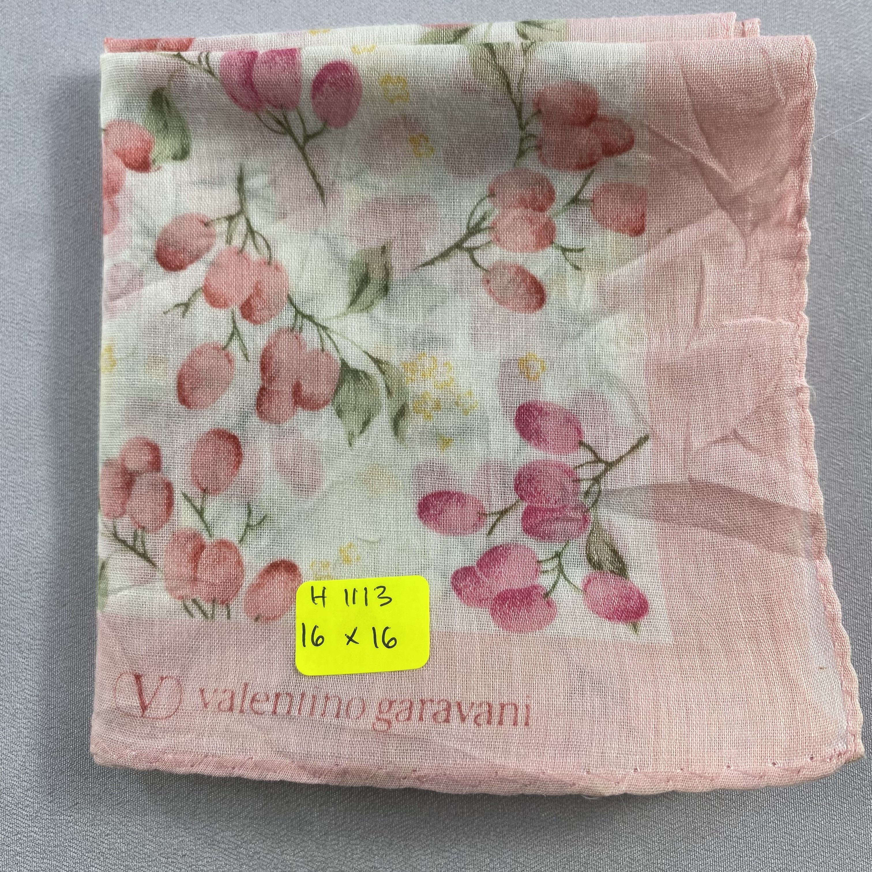 Vintage Valentino Garavani Bandana/ Handkerchief / Neckerchief Size ONE SIZE - 5 Thumbnail