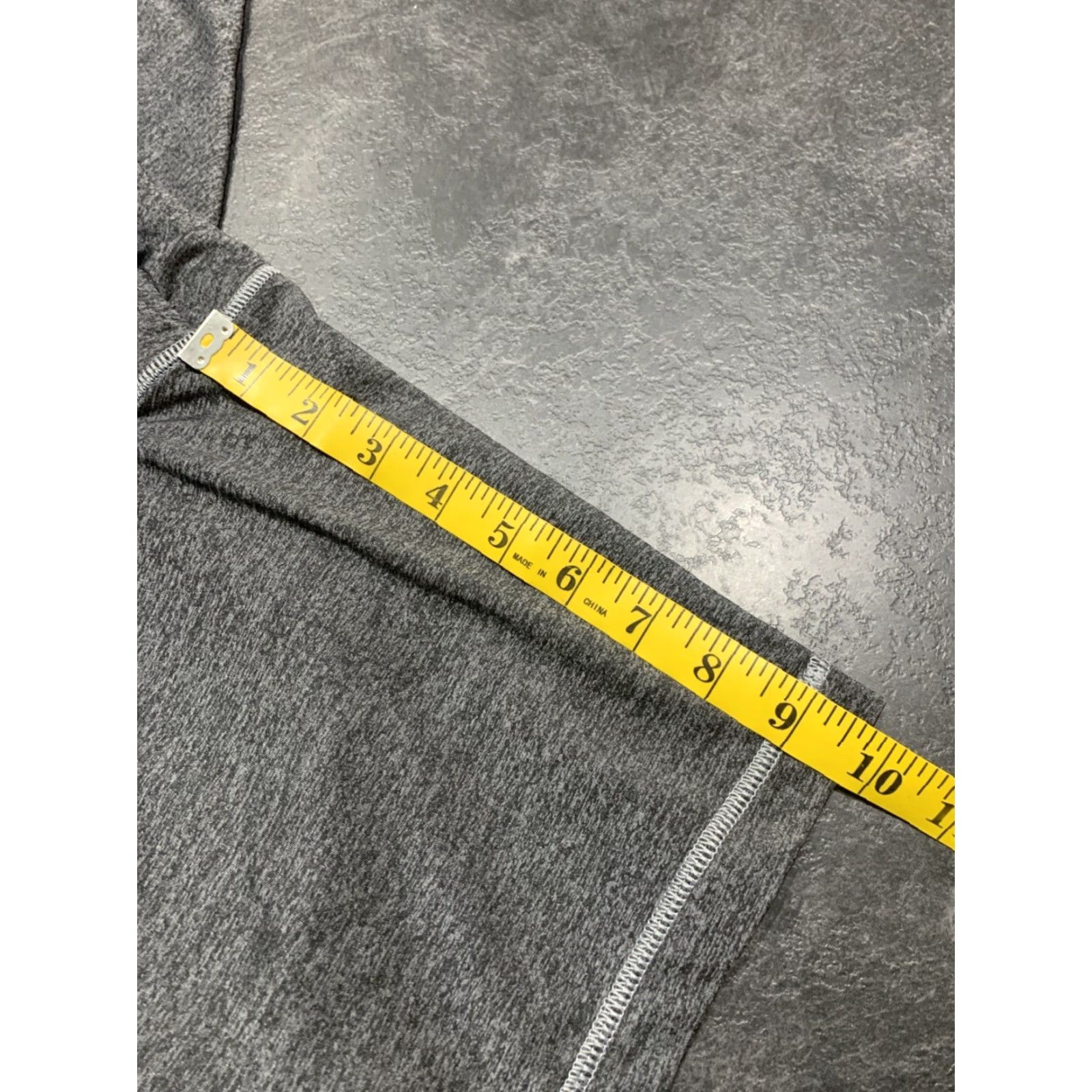 Under Armour VINTAGE Under Armour Men's Large Basketball Athletic Shorts Gray Men's Athletic Shorts Size US 33 - 6 Thumbnail