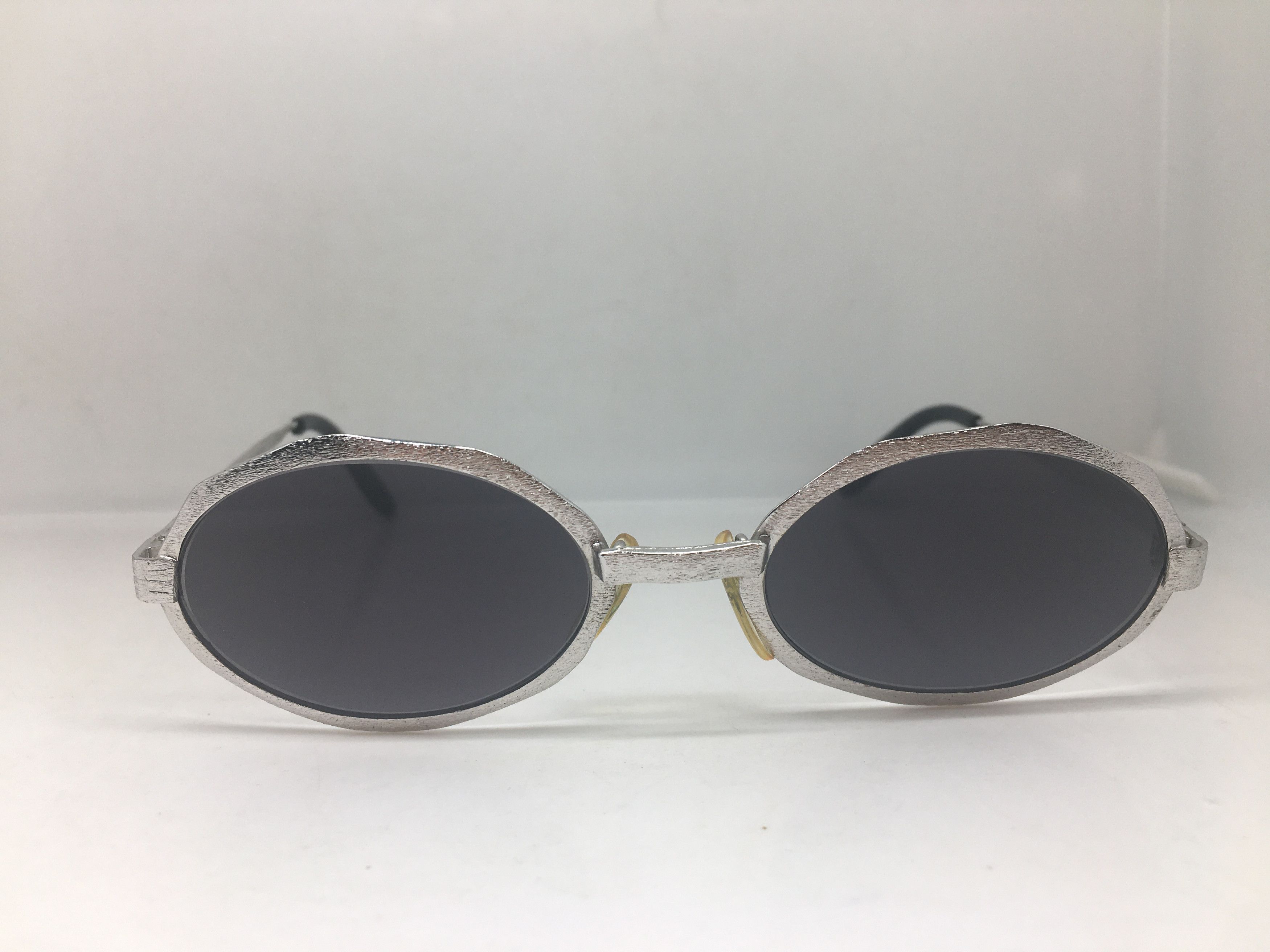 Vintage Vintage 70s Silver Oval Sunglasses Frame Italy Size ONE SIZE - 1 Thumbnail