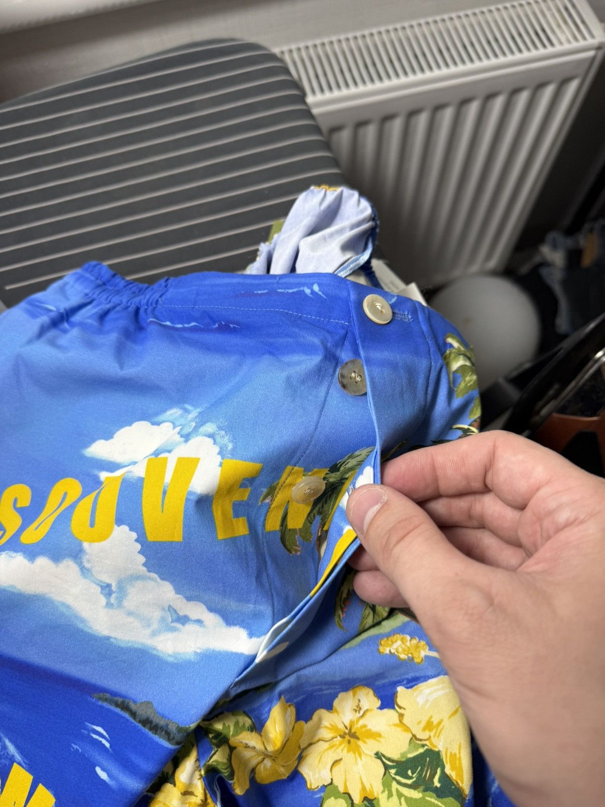 Gucci Gucci Souvenir From Los Angeles Shorts Blue Hawaii Print Size US 29 - 15 Thumbnail