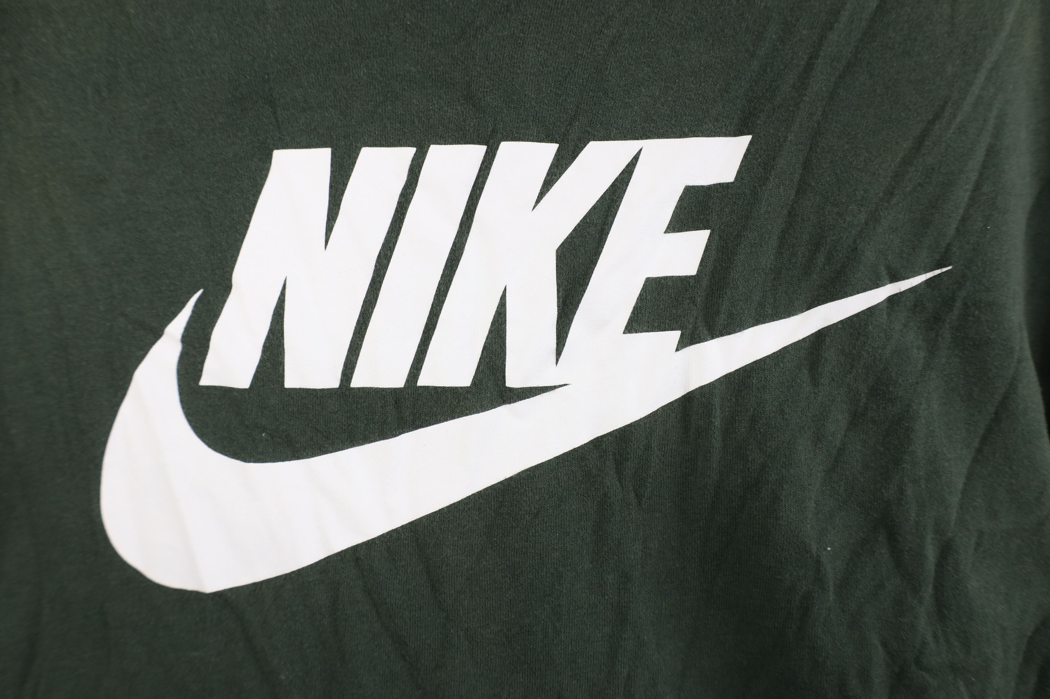 Nike Vintage Y2K Nike Center Big Swoosh Short Sleeve T-Shirt Size US L / EU 52-54 / 3 - 4 Thumbnail
