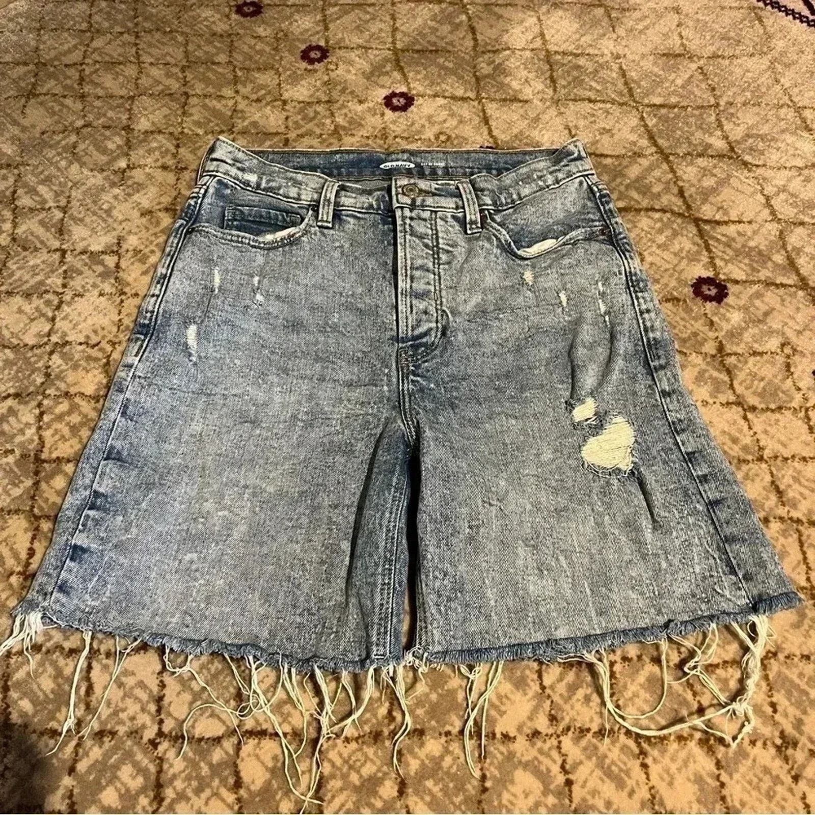 Old Navy OLD NAVY Sky-Hi Short 6 Extra High Rise Distressed Cutoffs Size 28" / US 6 / IT 42 - 1 Thumbnail