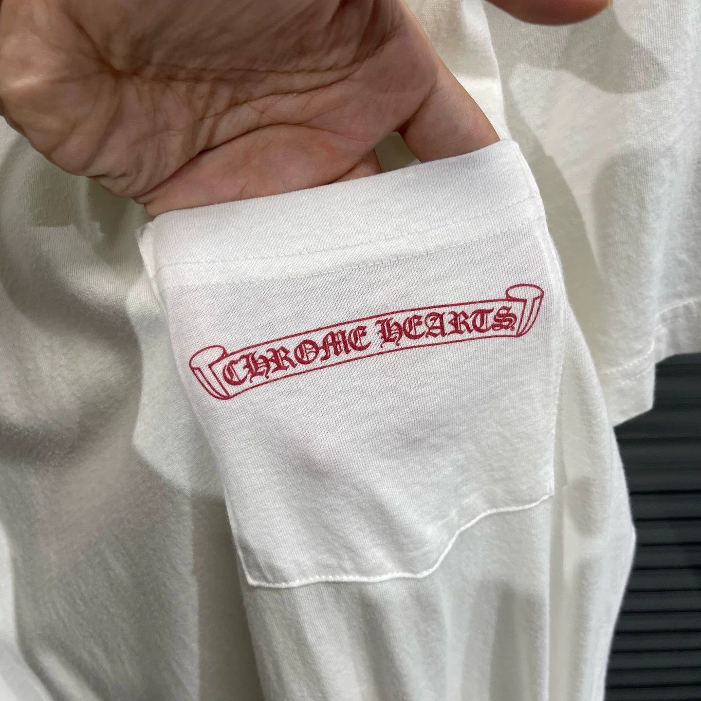 Chrome Hearts Chrome Hearts Pocket Red Scroll Back Horseshoe SS Tee M 99New Size US M / EU 48-50 / 2 - 4 Thumbnail