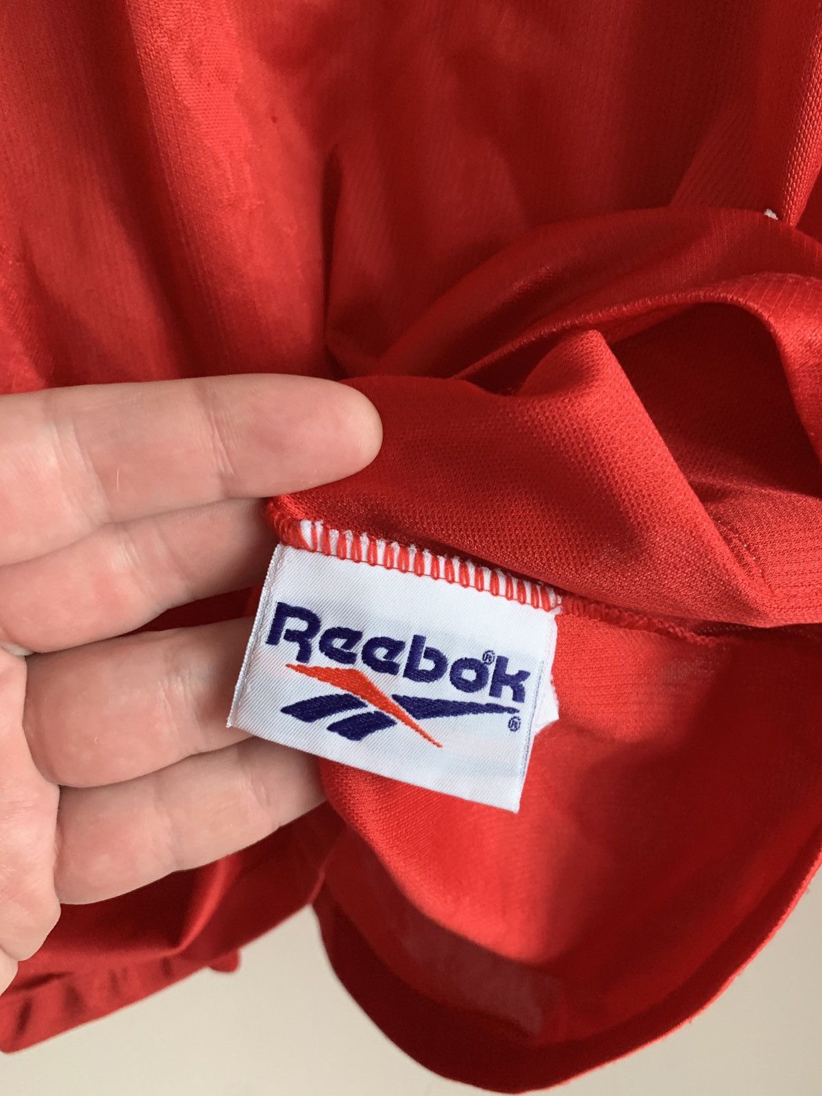 Reebok Liverpool 1996/98 Home Football Shirt Reebok Vintage Sz L Size US L / EU 52-54 / 3 - 12 Thumbnail
