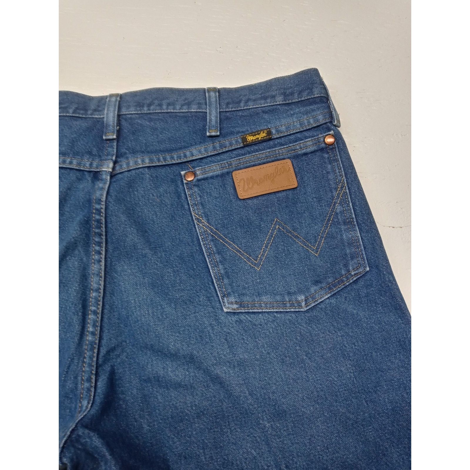 Wrangler Wrangler (38x30) Men's Straight Fit Blue Denim Jeans Size US 38 / EU 54 - 6 Thumbnail