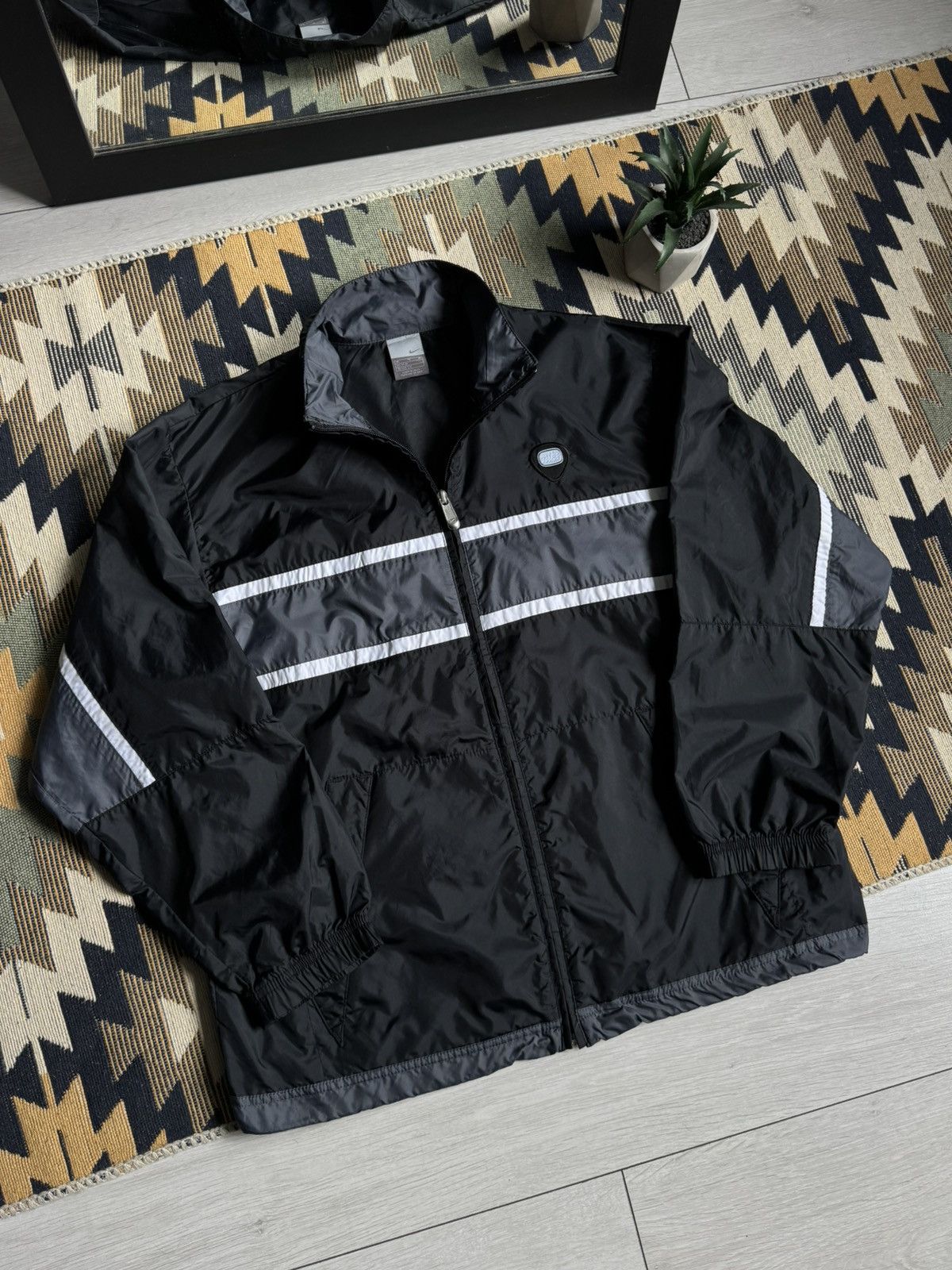 Nike Vintage 90’s Nike Nylon Logo Drill Y2K Jacket Size US S / EU 44-46 / 1 - 2 Thumbnail