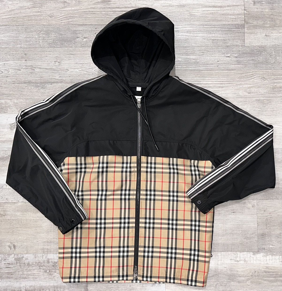 Burberry BURBERRY NYLON NOVA CHECK HOODED WINDBREAKER SMALL Size US S / EU 44-46 / 1 - 1 Thumbnail