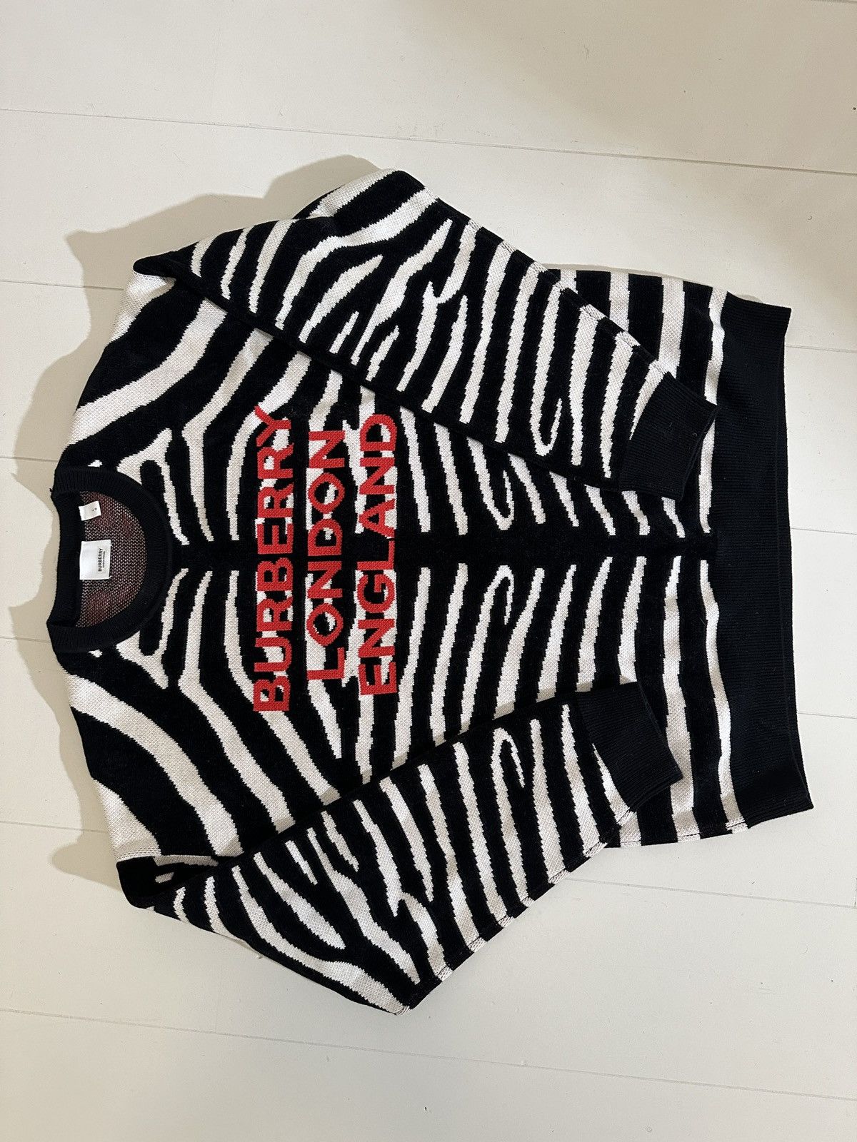 Burberry Burberry Zebra Logo Jacquard Knit Jumper Size US L / EU 52-54 / 3 - 2 Thumbnail