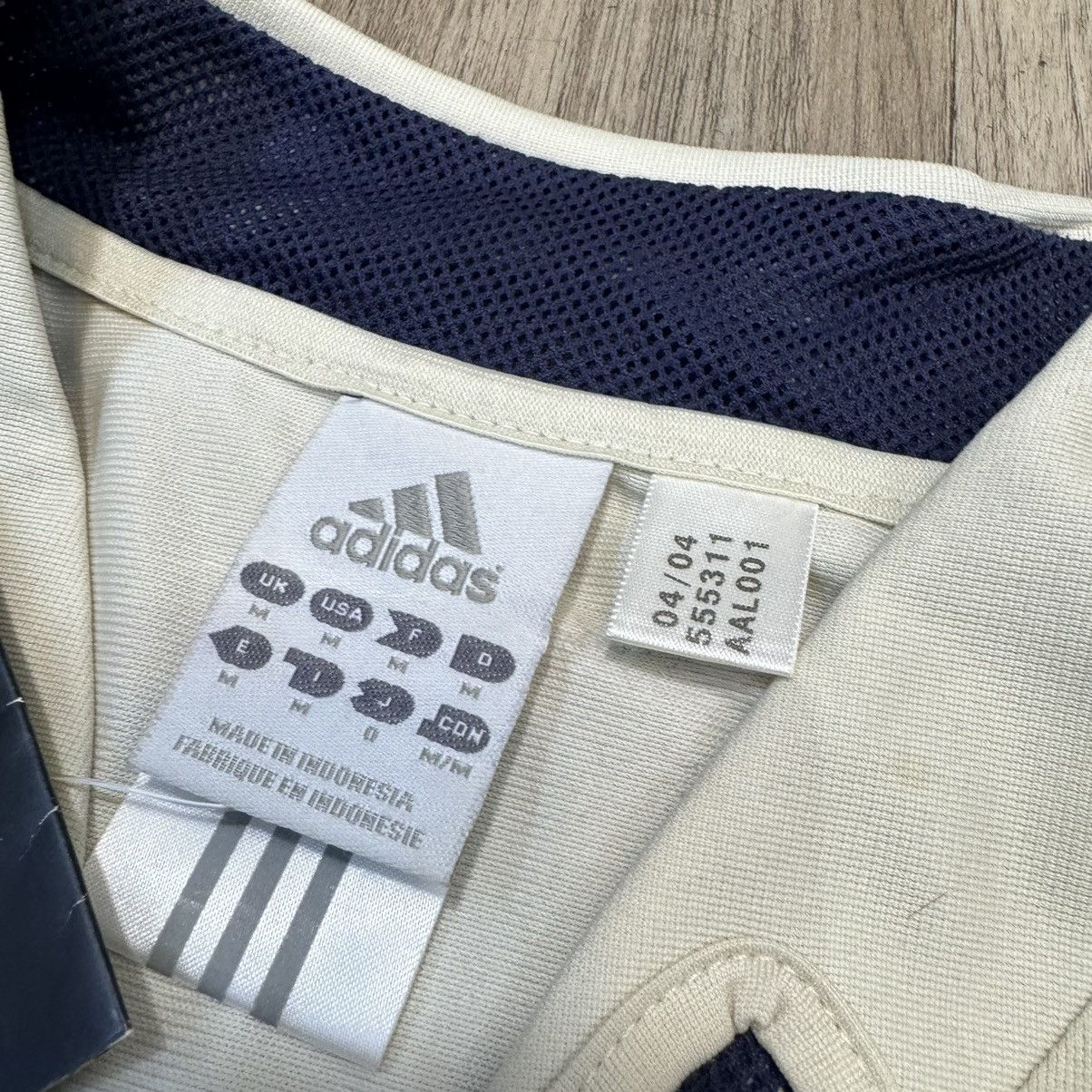 Adidas Japan 04/05 away shirt (bnwt) Size US M / EU 48-50 / 2 - 6 Thumbnail